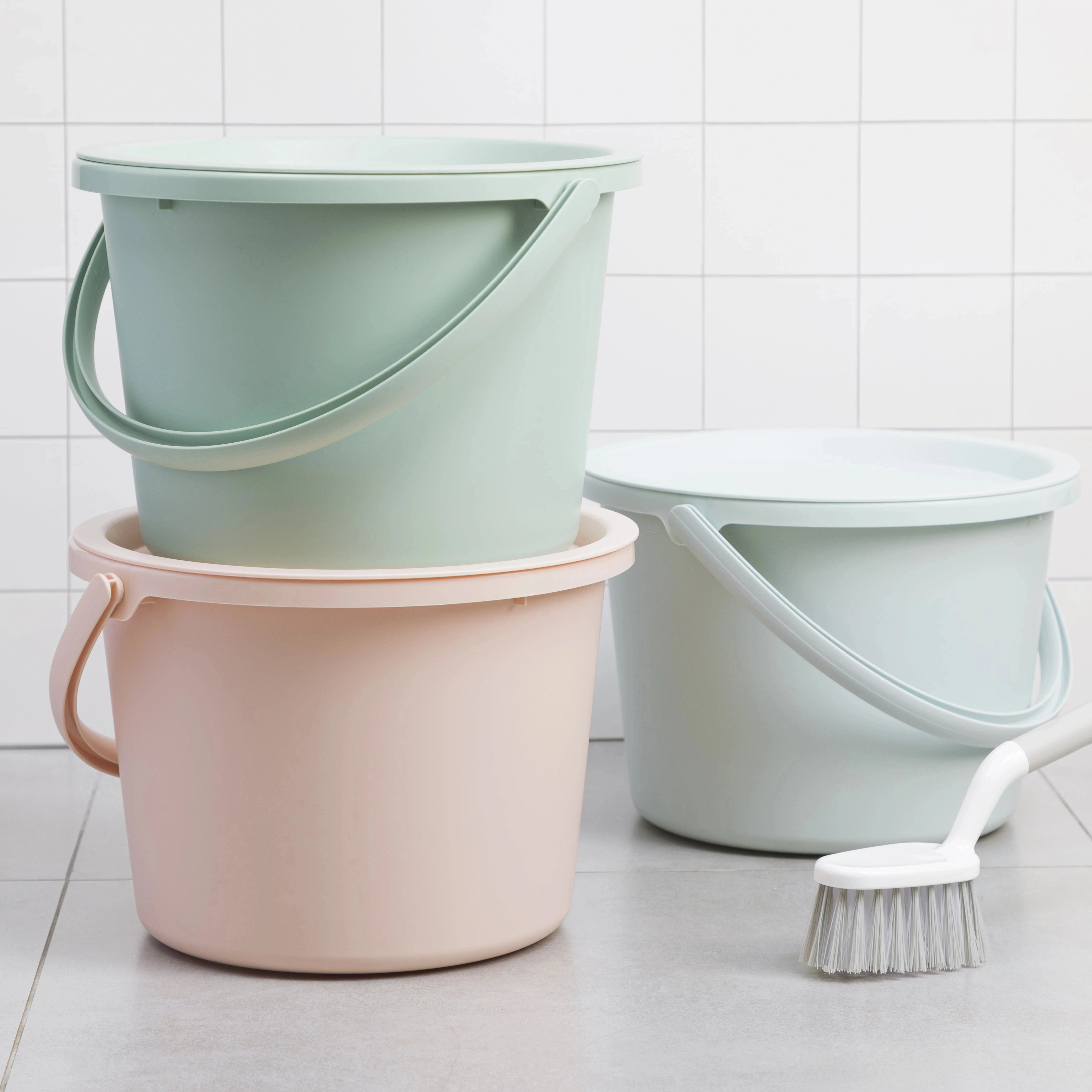 Notoro 11L/14L PP Plastic round Bucket with Handle Portable Water Bucket for Kitchen Bathroom Toilet Use Includes Lid Accessory