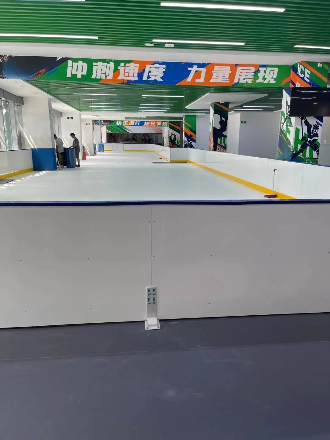 Factory direct sales white or custom color hockey dasher board hdpe for indoor and outdoor
