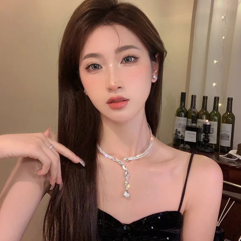 Necklace autumn and winter luxury exclusive high-sense collar chain 2024 new style dress sweater chain opening collar woman