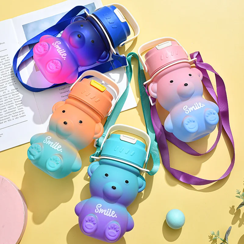 Large Capacity 350ml-1100ml Portable Water Bottle Summer Gradient Bear Design Cute Plastic Cup Girls Kids Made Silicone PP Food