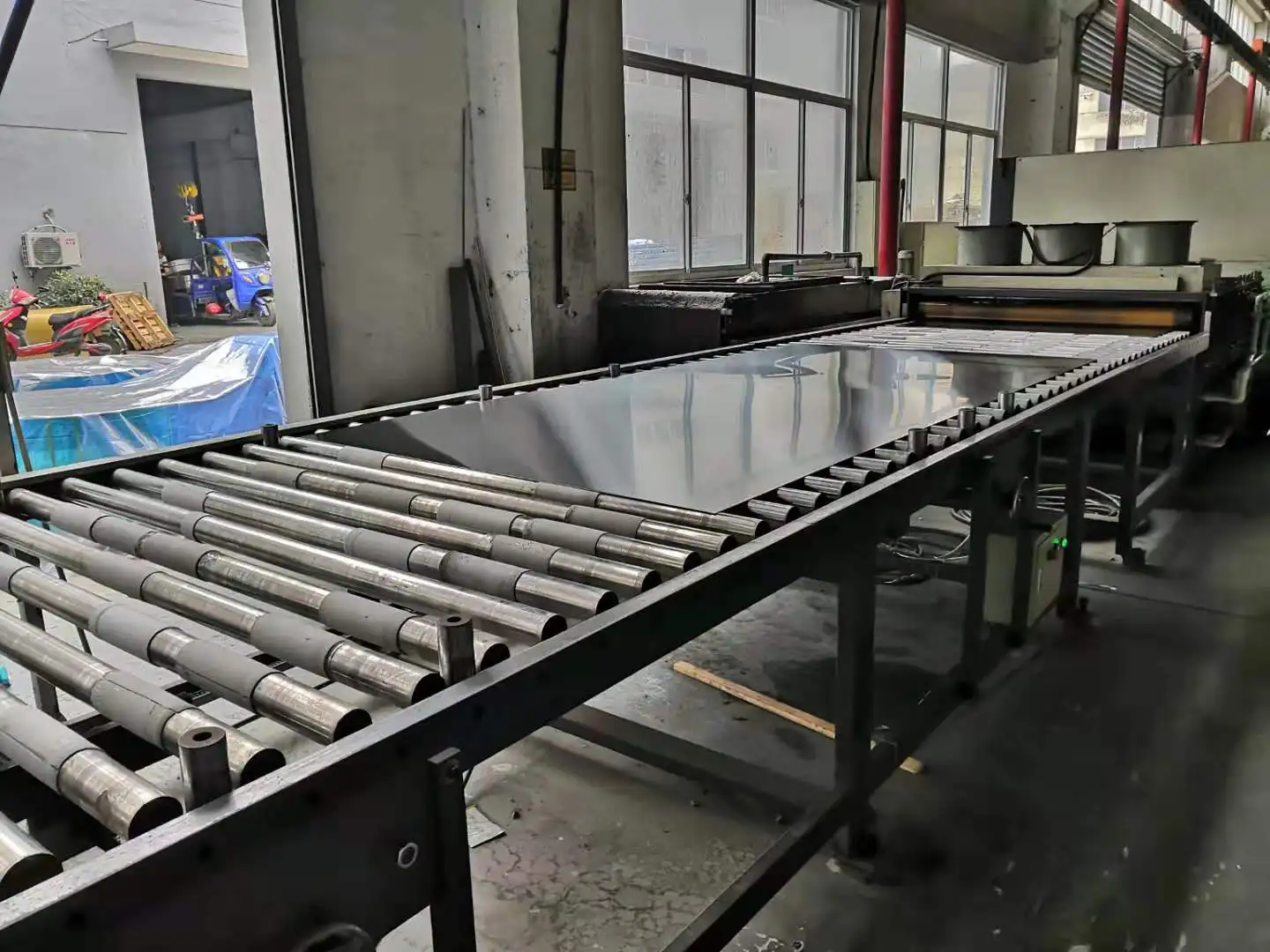 Hot Sale 0.3mm AISI 304L cold rolled stainless steel sheets  4x8 Stainless Steel plate