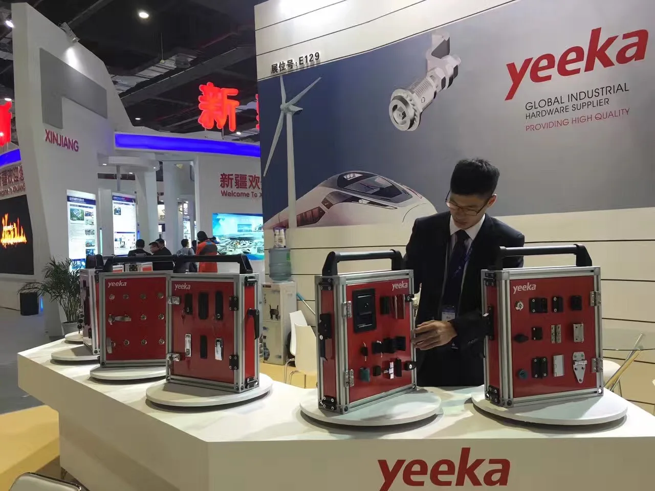 YEEKA hardware PA black bearing steel screw-on asymmetric torque hinges,position hinge