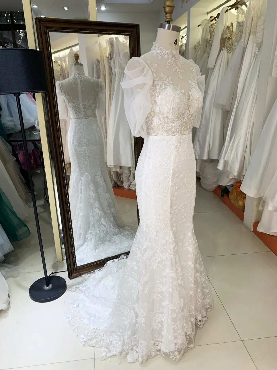 New Fashionable 2025  High Quality With Short Sleeves Lace Mermaid Wedding Dresses With Embroidery Flower Bridal Dress