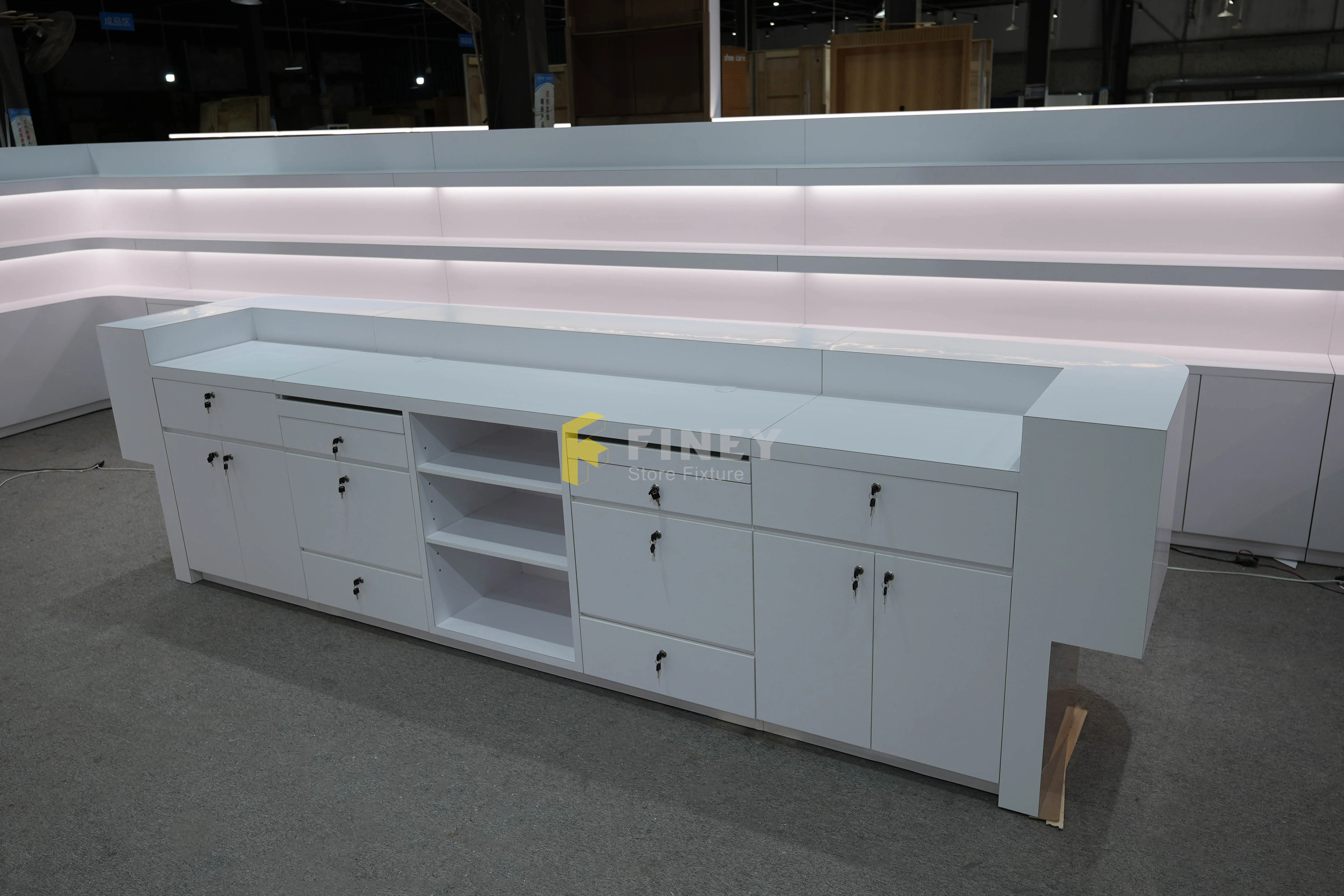 Customized high-end creative shoe store specialty store display cabinet whole store design glass display rack