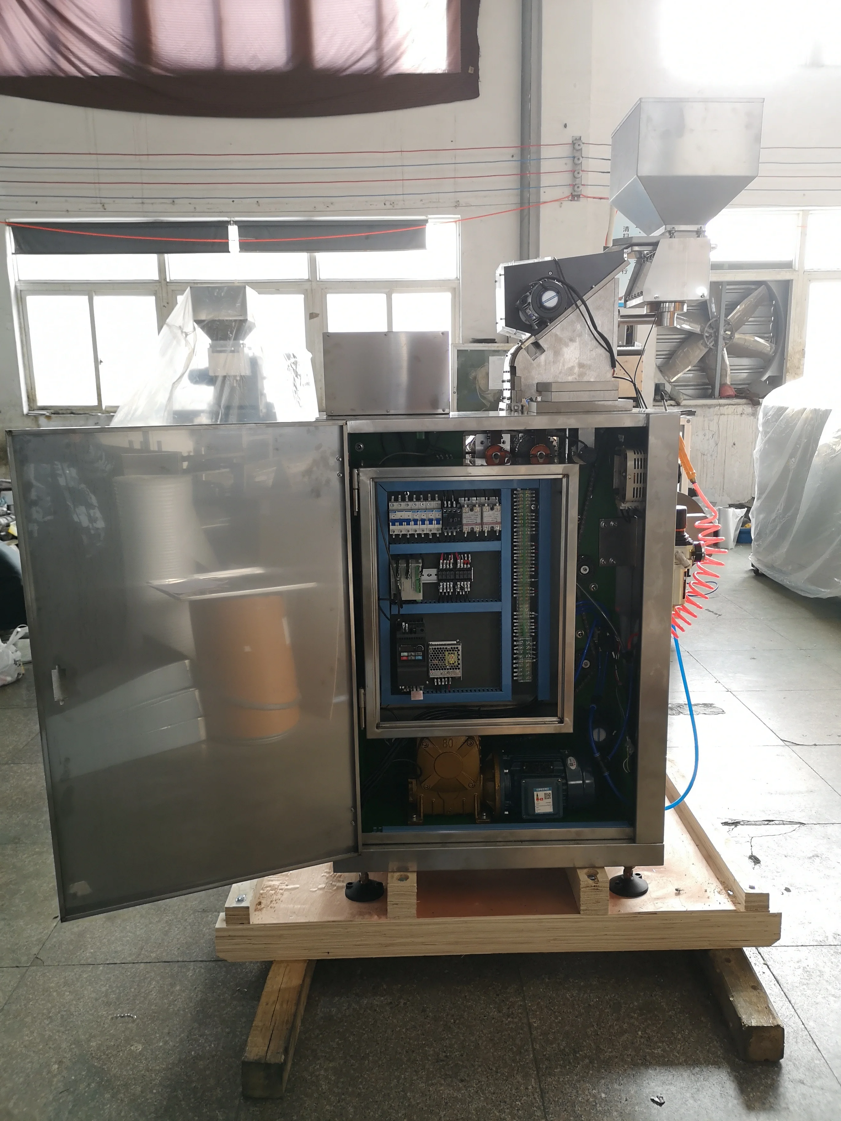 blister machine series UN-160 AUTOMATIC STRIPPING PACKAGING MACHINE suitable for capsule tablet packaging in china lowest price