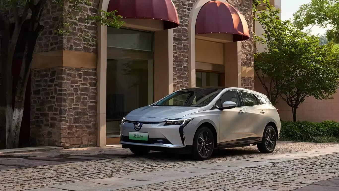 B-uicks VELITE 6 EV 2024 Model 251KM 430km New Energy Cars Electric Car With Fast Charging 4 -door and 5 -seater Micro Blue