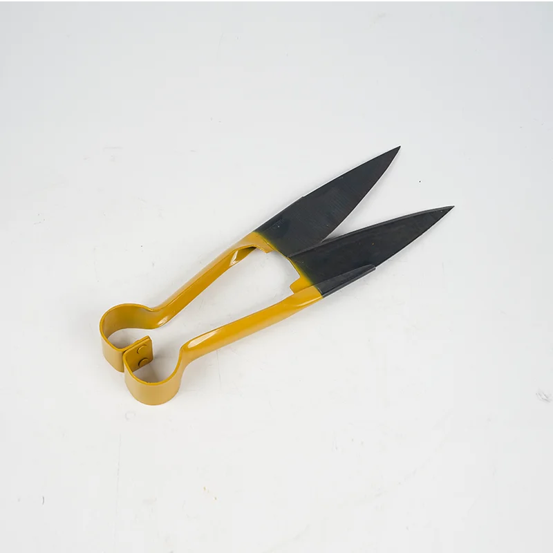 Manual sheeps scissors with strong blades and comfortable handle