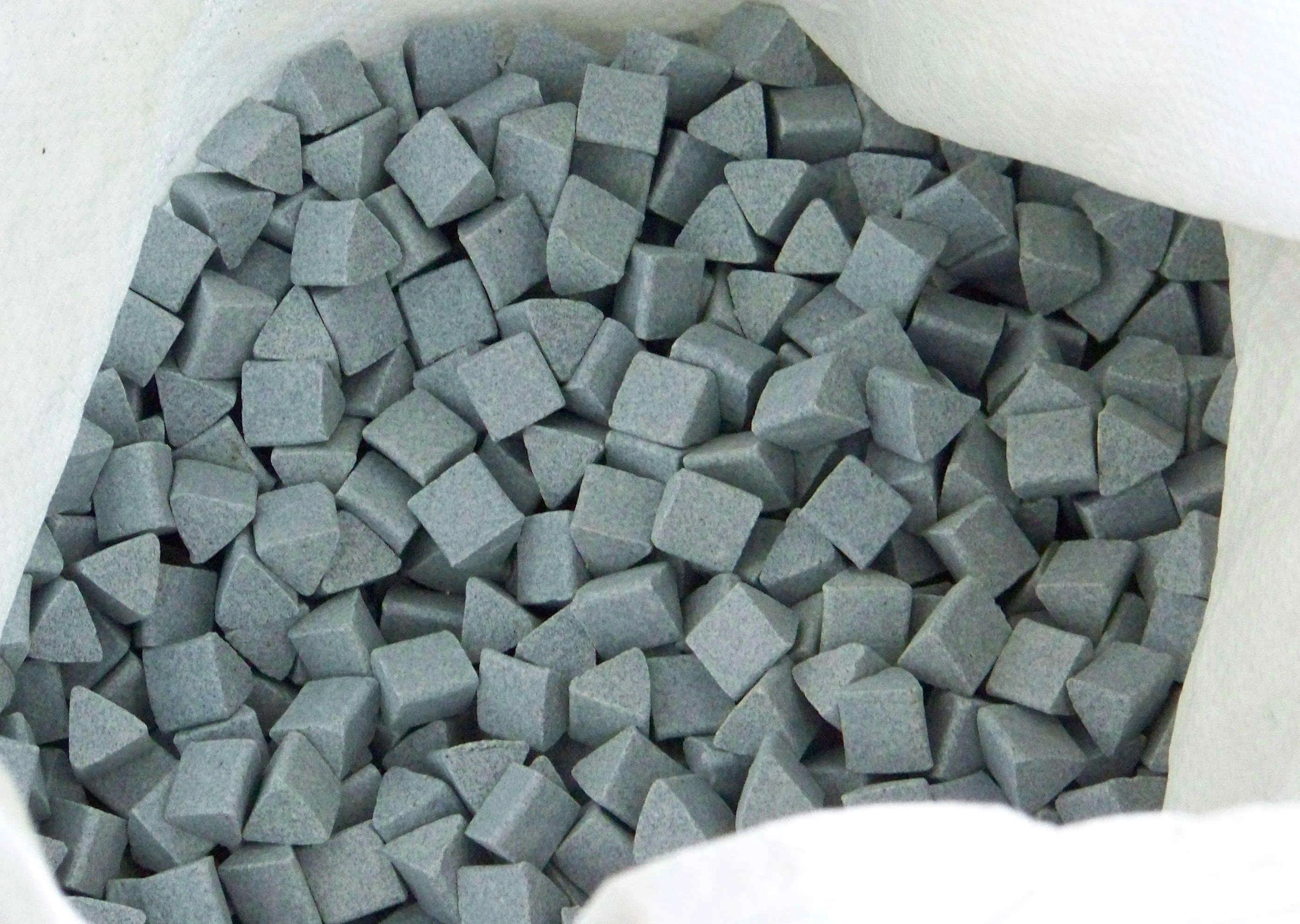 ceramic media polishing stone for metal aluminum steel parts deburring