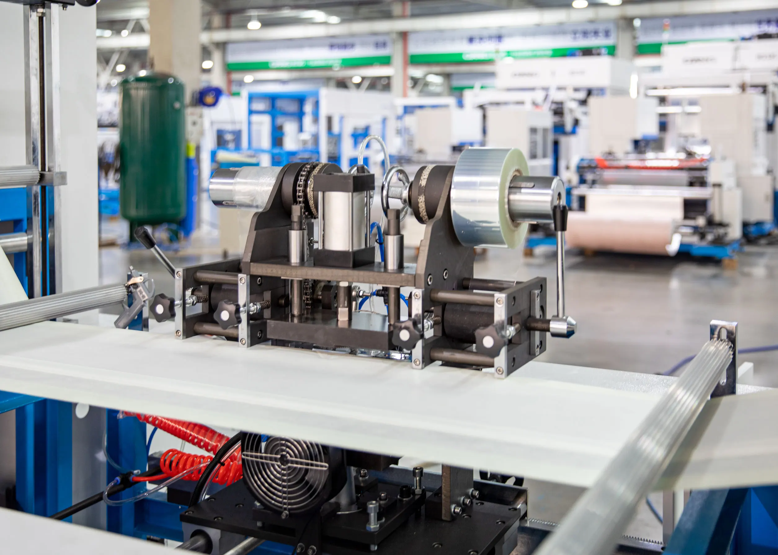 Recycling non woven fabric box bag making machine, fully automatic ultrasonic nonwoven bag making machine