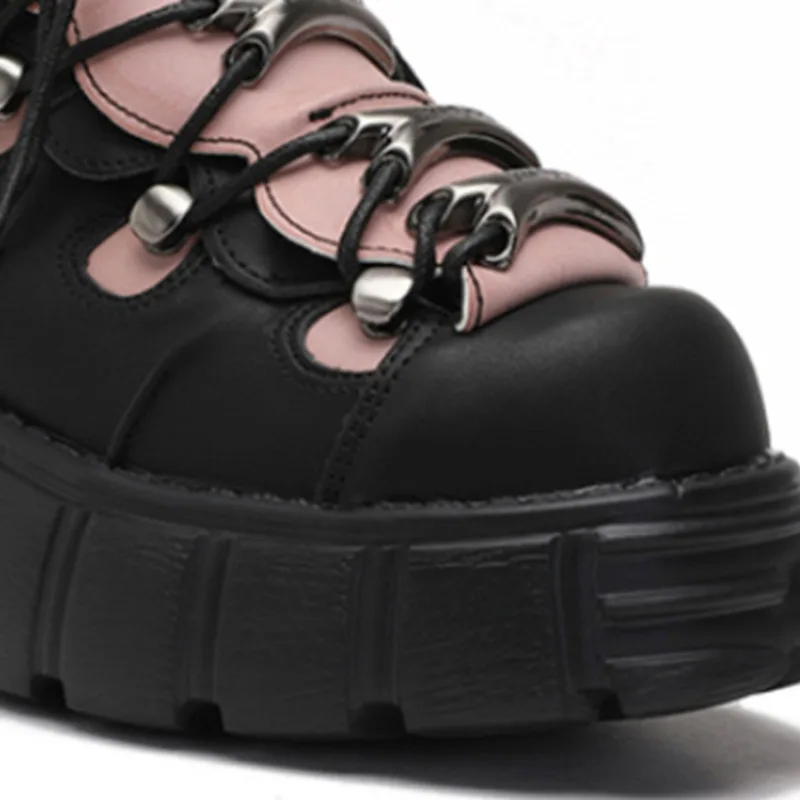 Женские кроссовки с логотипом Y2K