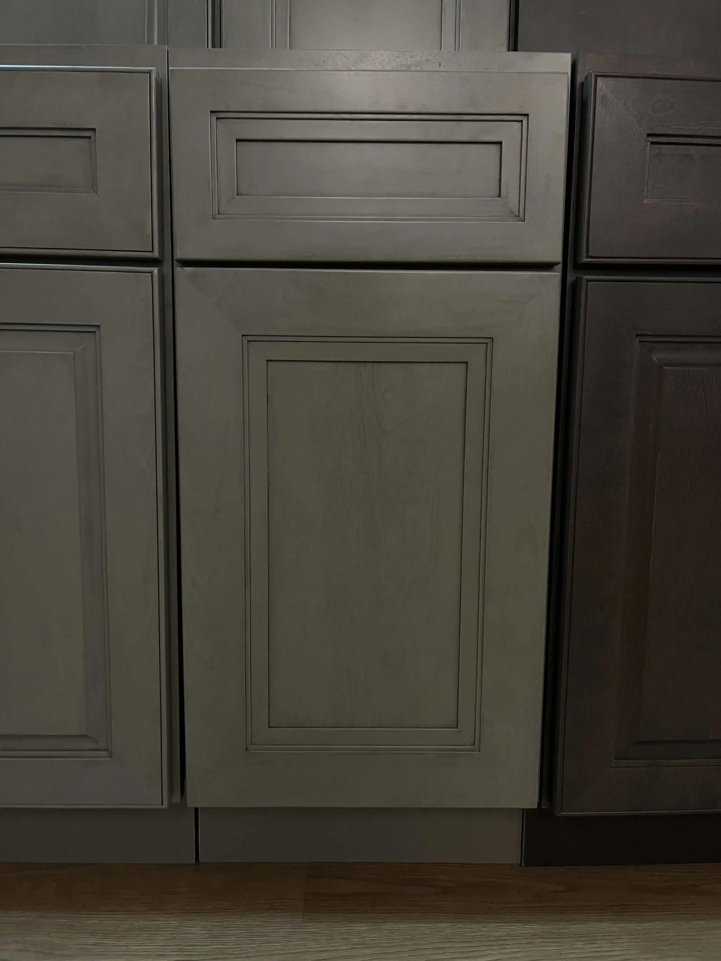 High Quality Customized White Lacquer Finished Soft Closing Classical Style RTA Kitchen Storage Cabinet