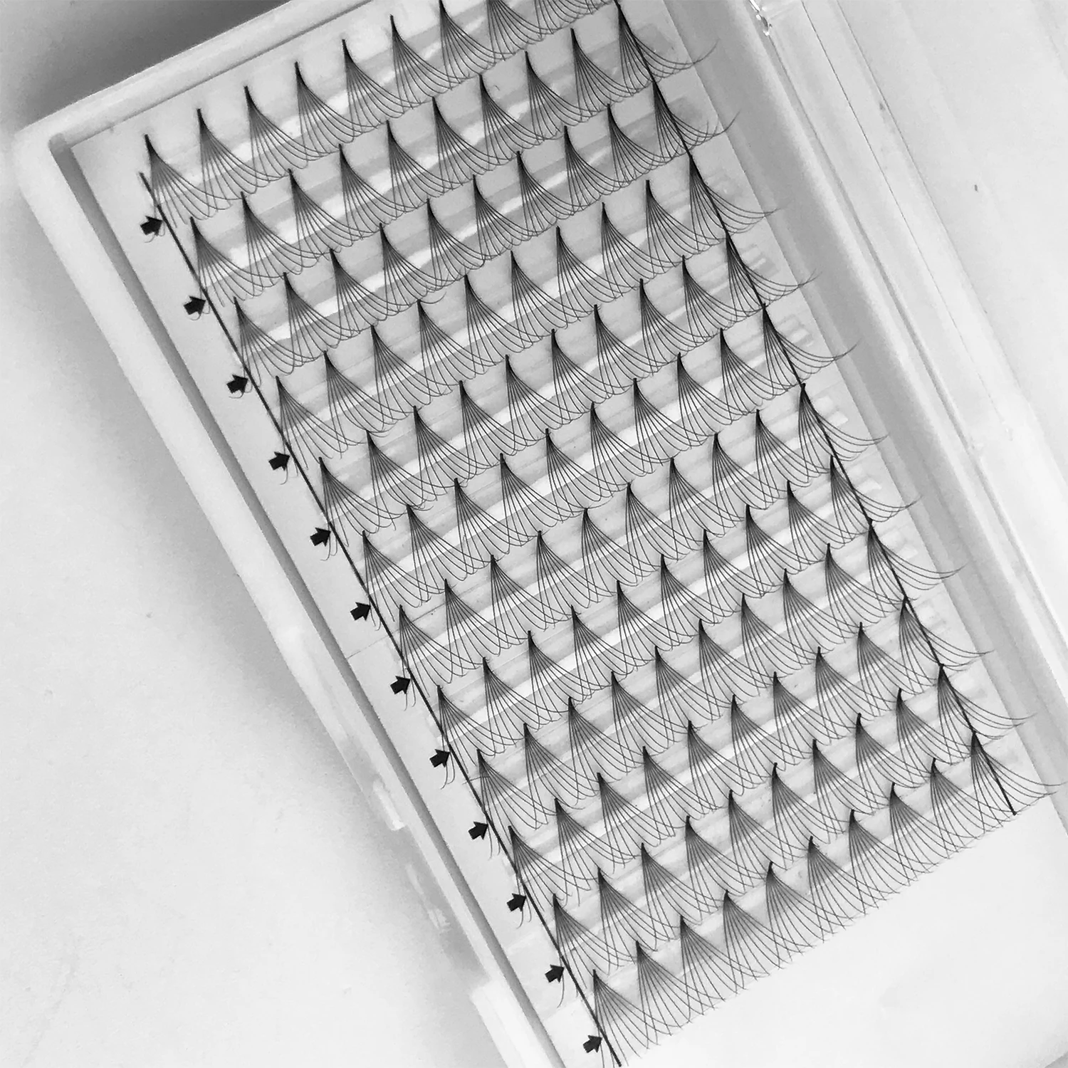 Las Extensions 17mm Dark Premade Volume Fans