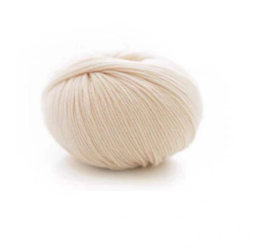 China beautiful  sweater scarf shawl and other textile products yarn 100% Australian merino wool blended crochet yarn