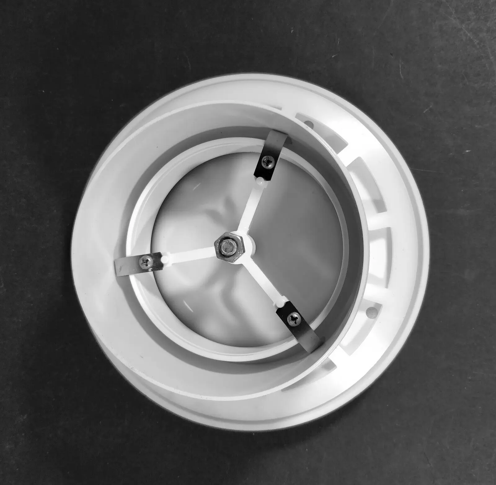 Ceiling Mount Round Air Vent Grille Diffuser 145mm Diameter - Fits 100mm Duct