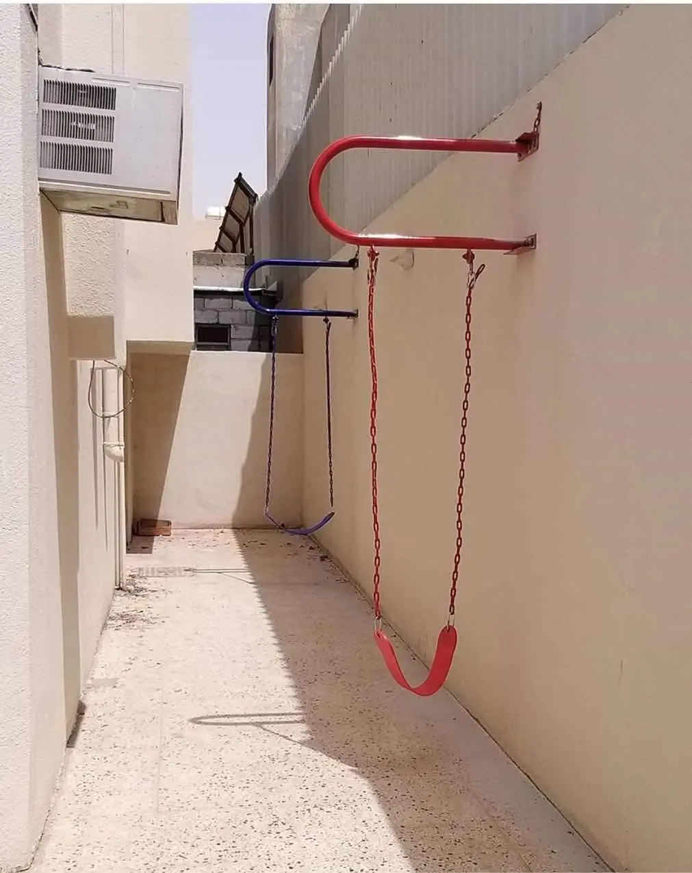 Kidszone Swing wall iron with swing seat and chains for outdoor