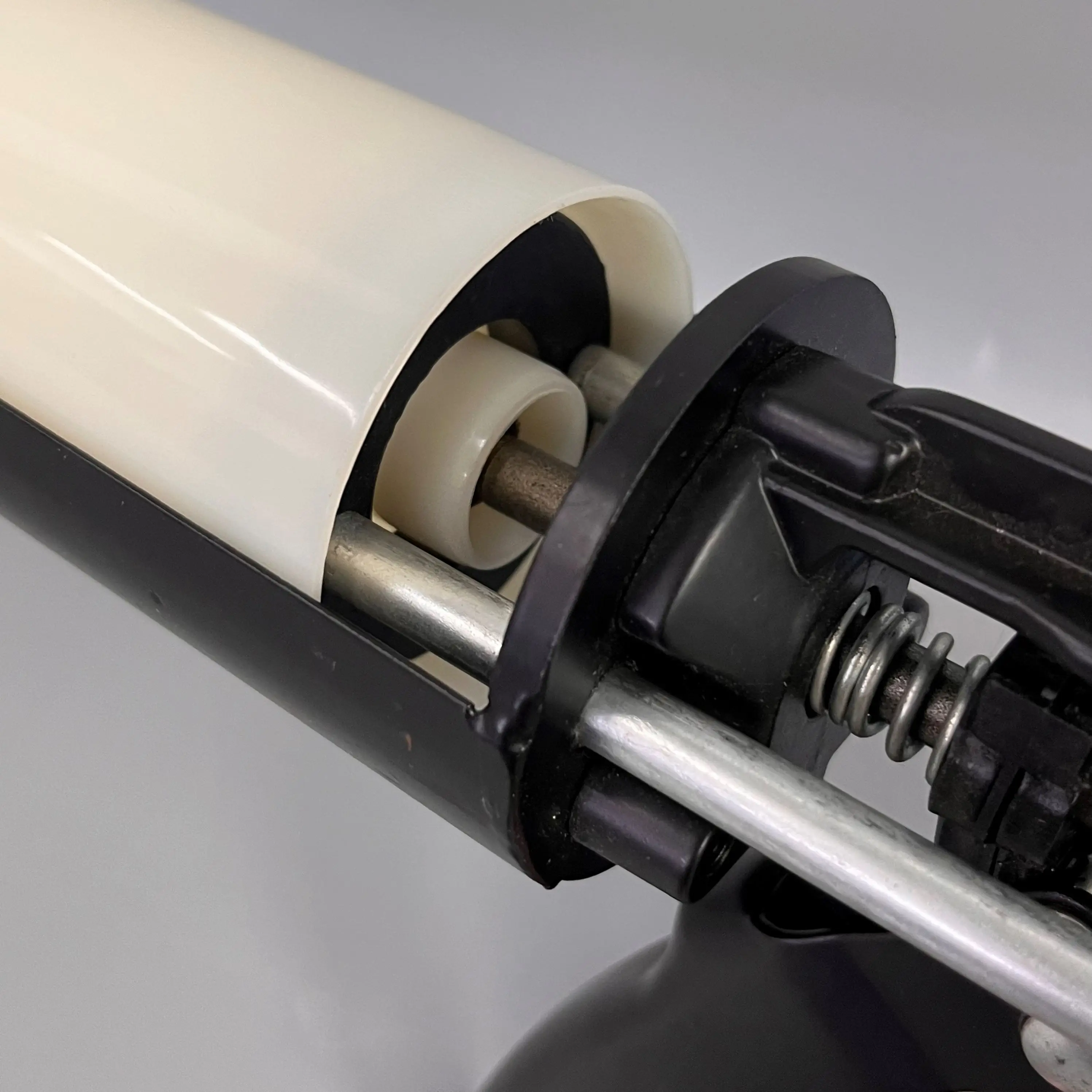 380ml 10:1 Black manual iron caulking gun for coaxial cartridge as construction tools