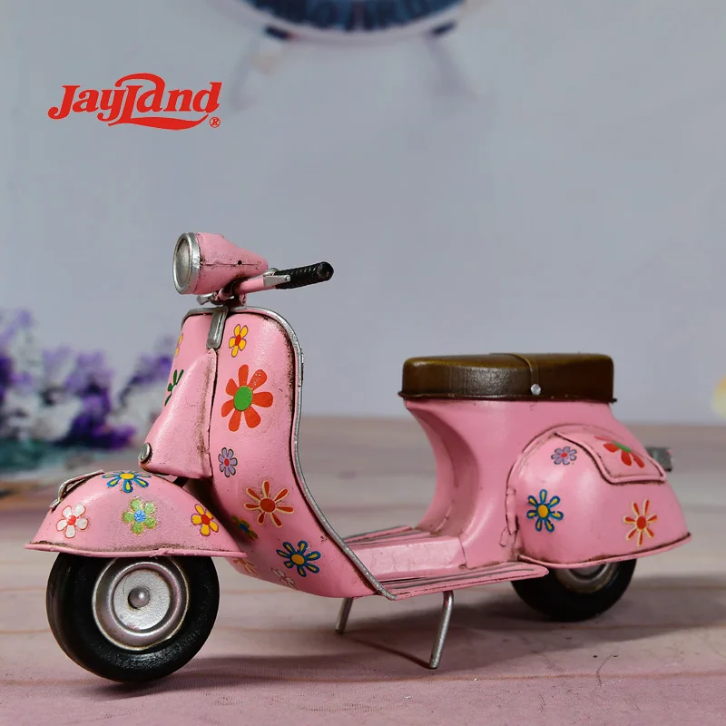 Classical Iron Scooter Model of Ladies Shop Decoration Design, Crafts Decoration