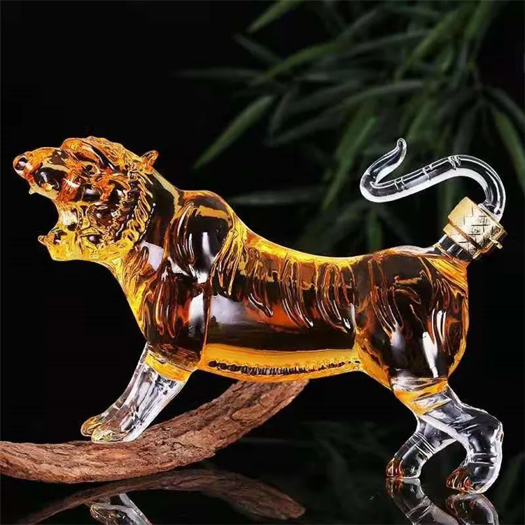 High borosilicate glass tiger shape whisky glass bottle wine decanter