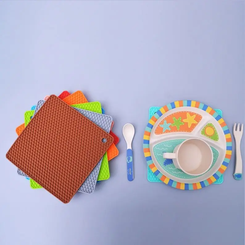 Silicone Honeycomb Pad Pot Holders Drying Mat Non-Slip Durable Flexible Easy to wash and Dry Silicone Trivet Mats