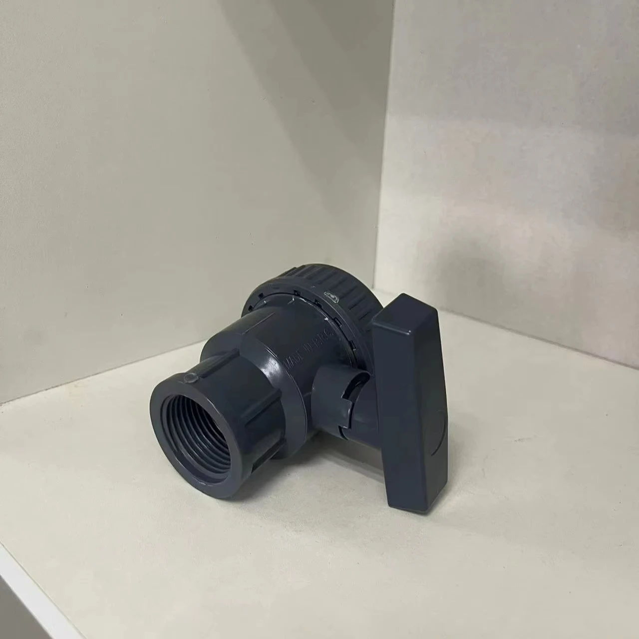 Field irrigation internal and external screw ball valve fittings connect valve