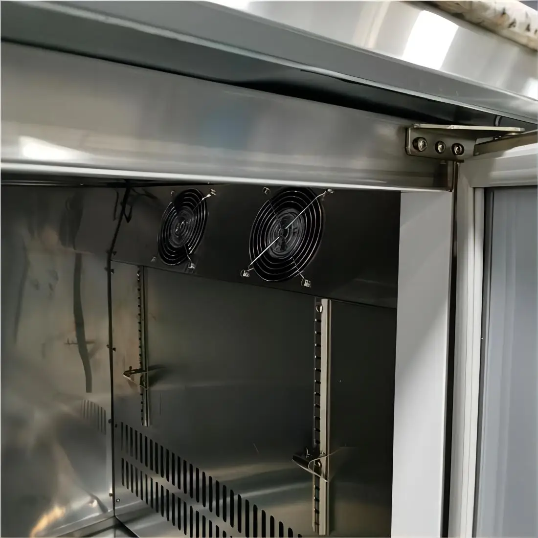 Single-Temperature 420L Capacity Commercial Worktop Freezer Stainless Steel glass door Counter Refrigerator Air Cooling Kitchen