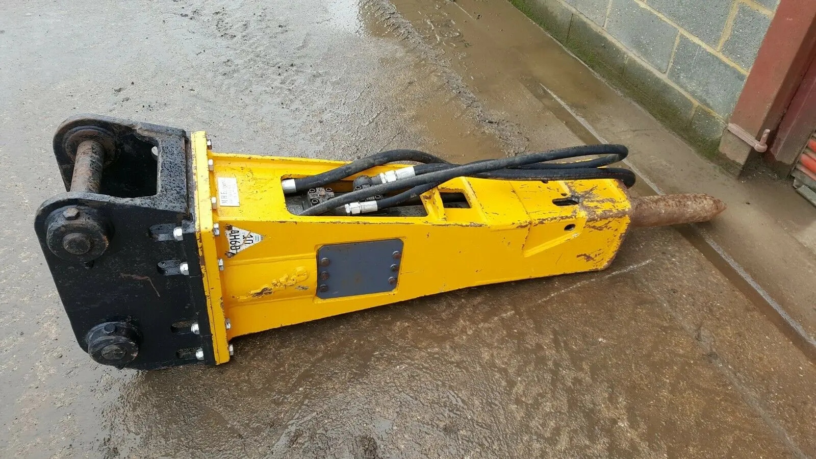 Гидравлическая дробилка гусеничного экскаватора