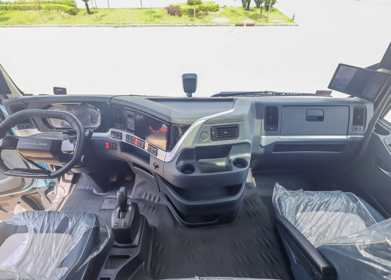 Dongfeng Chenglong H7 600HP 6X4 AMT Automatic Tractor (Eaton) Powerful Heavy Truck for Construction Easy to Operate and Safe