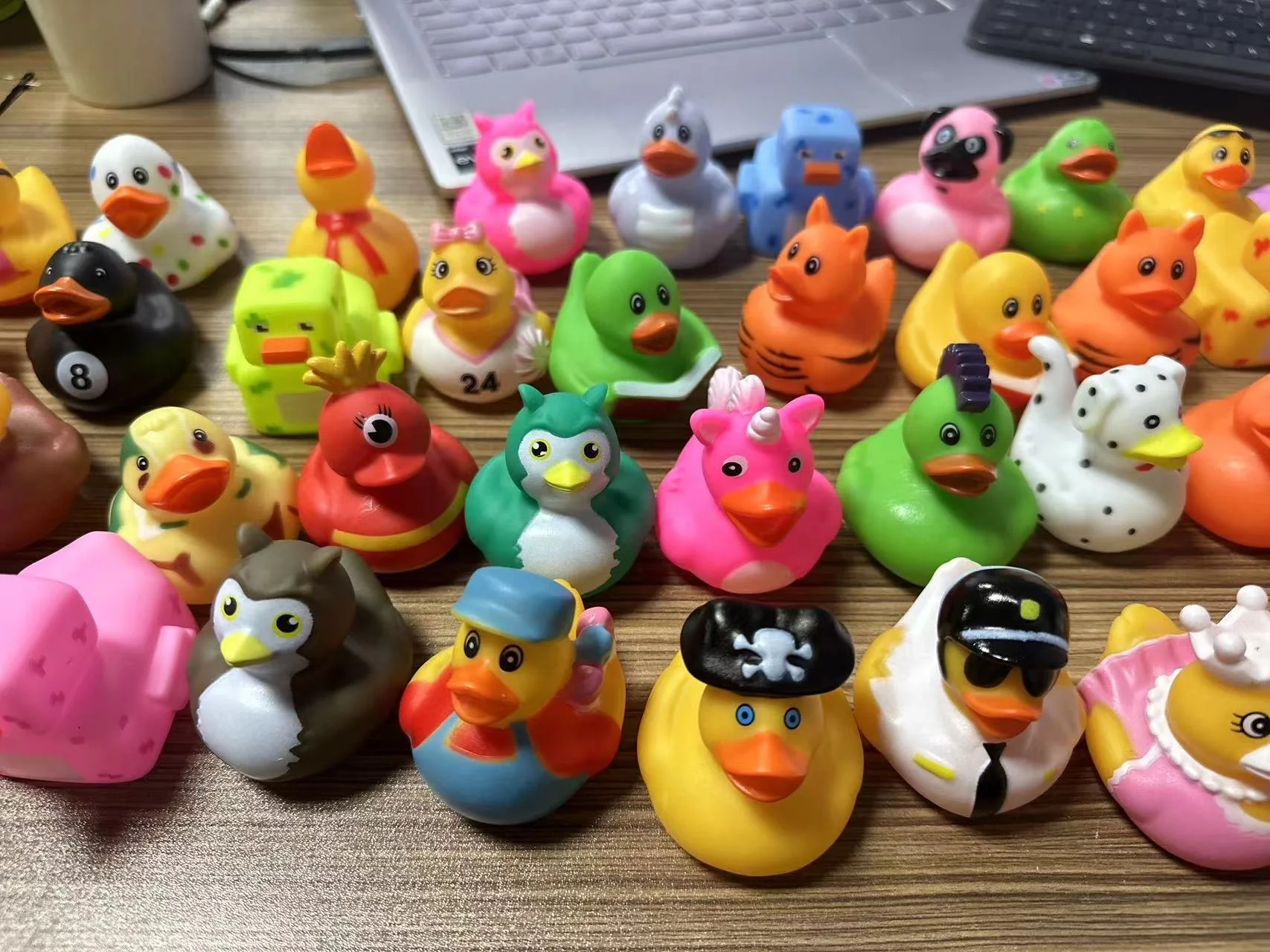 PVC bath duck toys Floating cute baby shower bulk cheap yellow rubber ducks