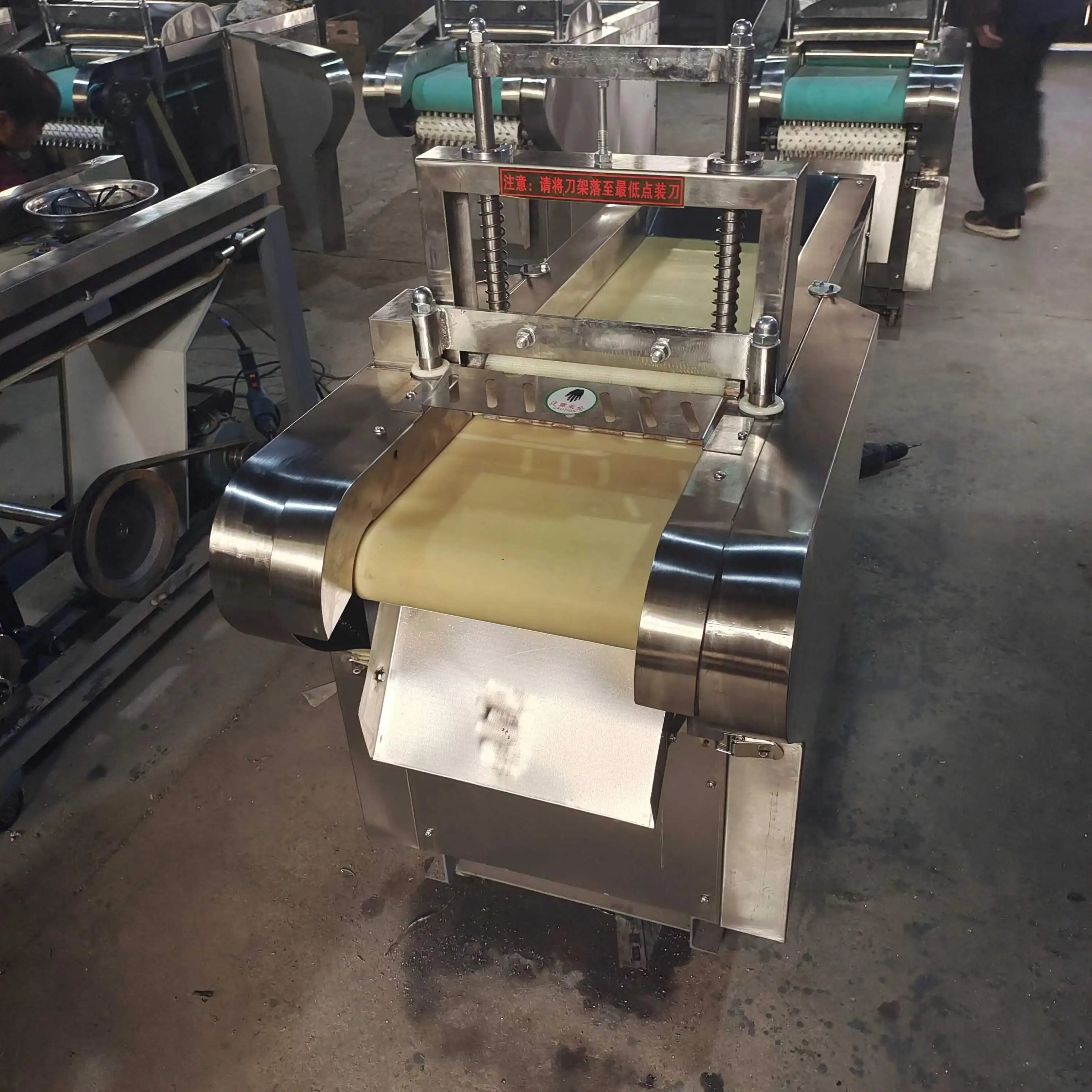 Wholesale price automatic mango plum cutter equipment cutting dried fruits preserved fruit cutting machine