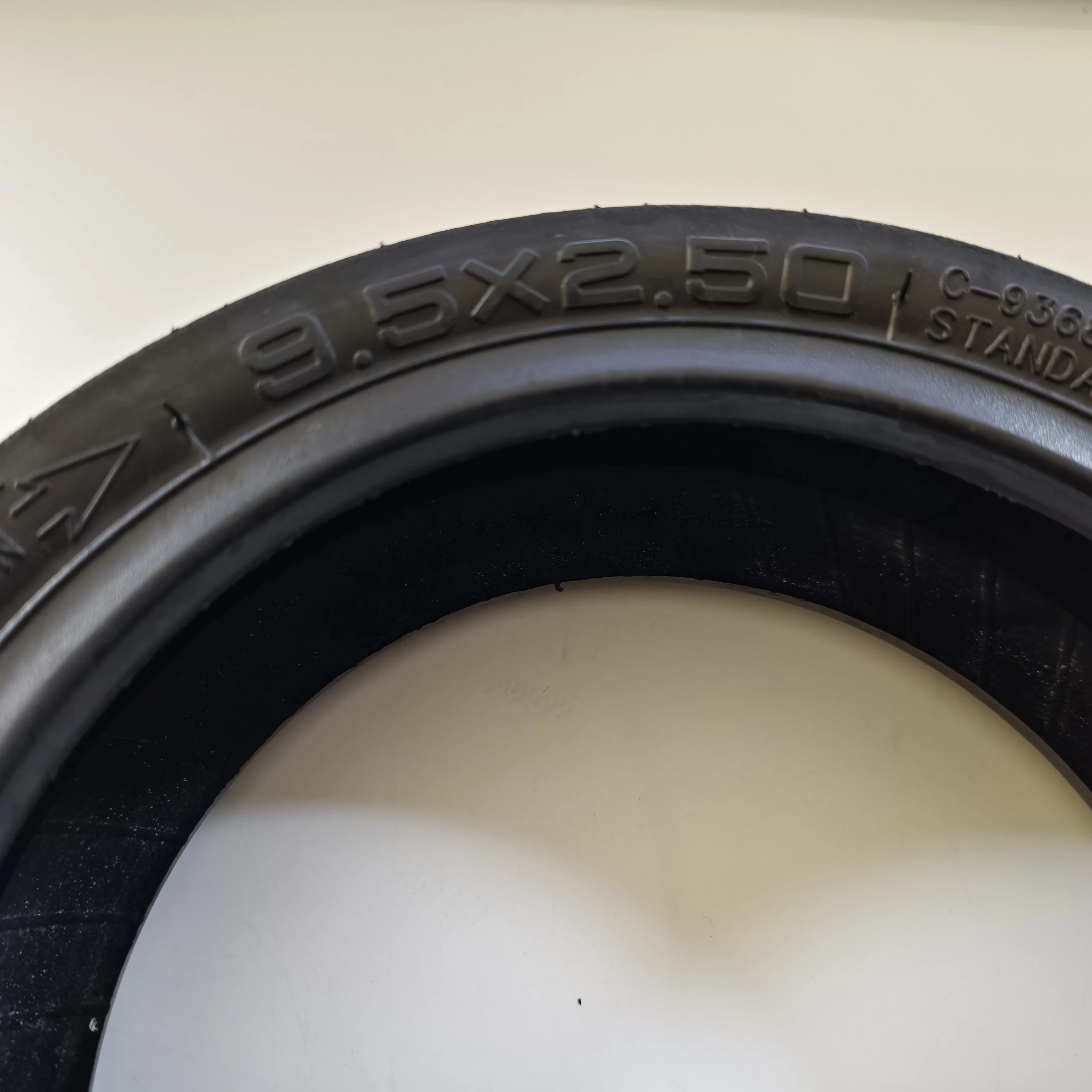 CST 9.5x2.5 Tubeless Tire With Glue Inside For Niu3 Electric Scooter Tires Scooter Parts