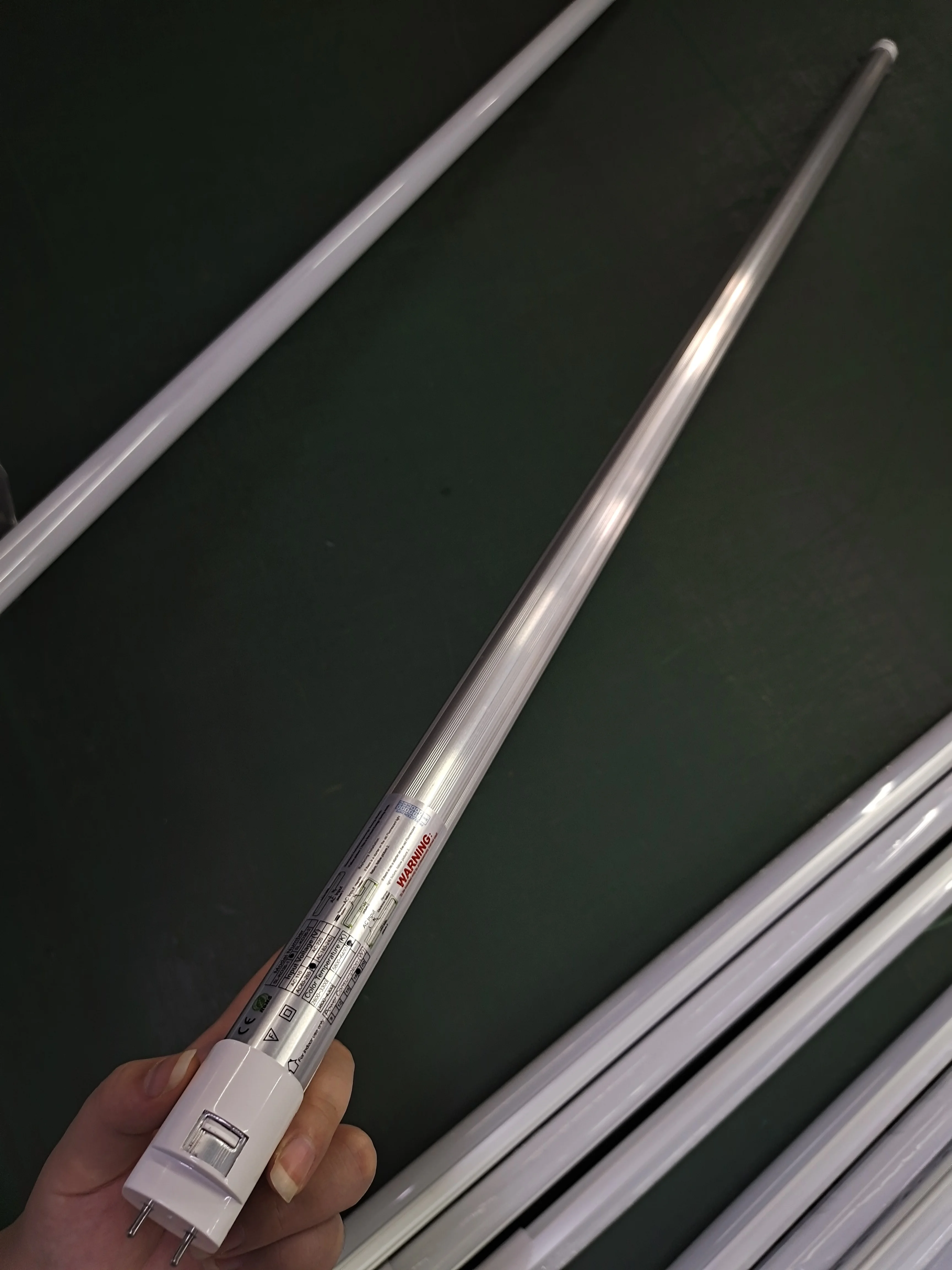 4FT 18W Smart IOT AI Adaptive Self-learning Microwave Sensor led t8 tube for parking lot, carpark, warehouse, basement