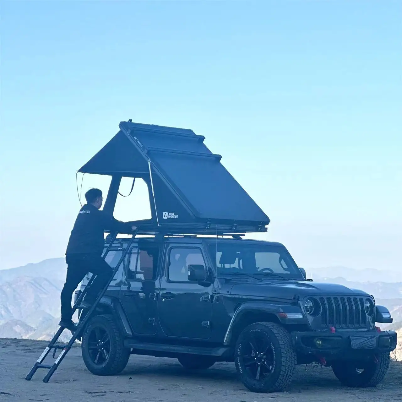 UV Resistant Waterproof 4 Person Roof Top Tent Car Rooftop Tent ABS Clamshell Hard Shell Top Roof Tent For 4x4 Camping