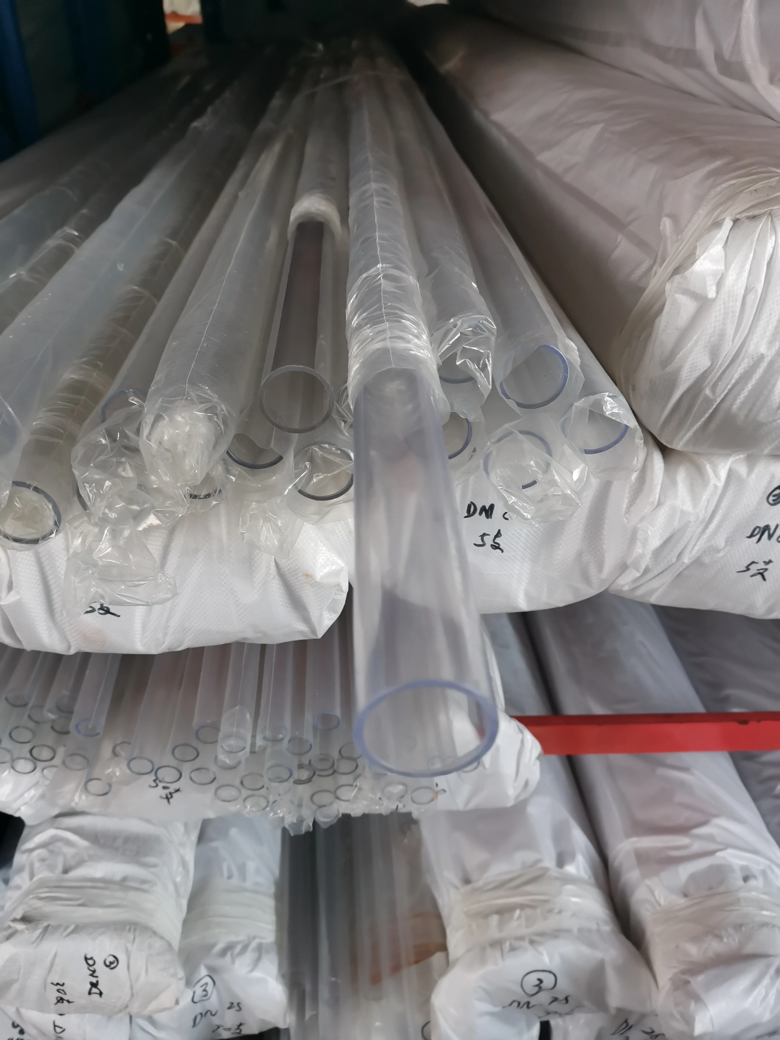 Guangzhou factory produces and sells UPVC transparent water pipes UPVC green water pipes transparent color DIN standard