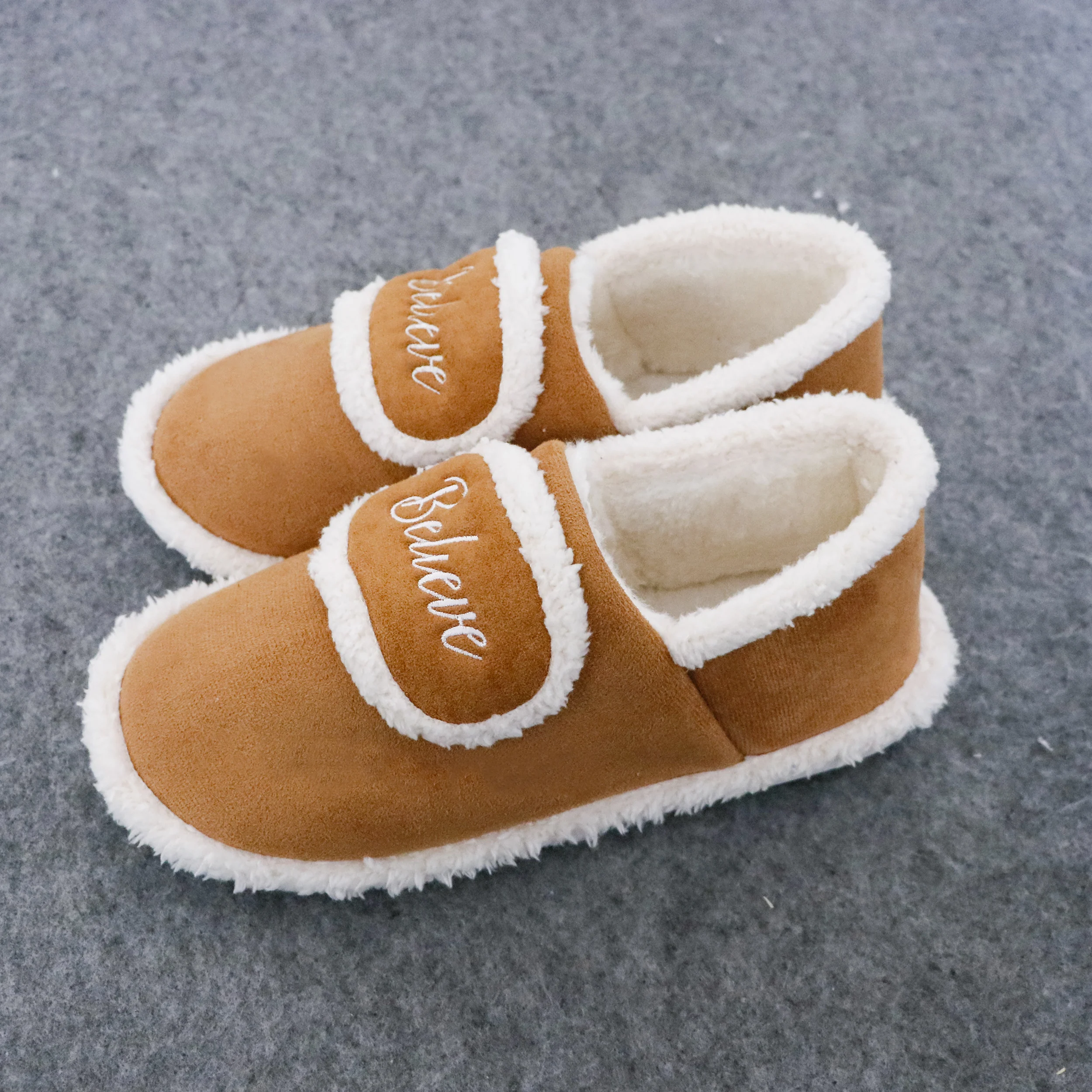 2021 Autumn Winter Latest Ladies Designer Bedroom Sneaker Slippers for Home