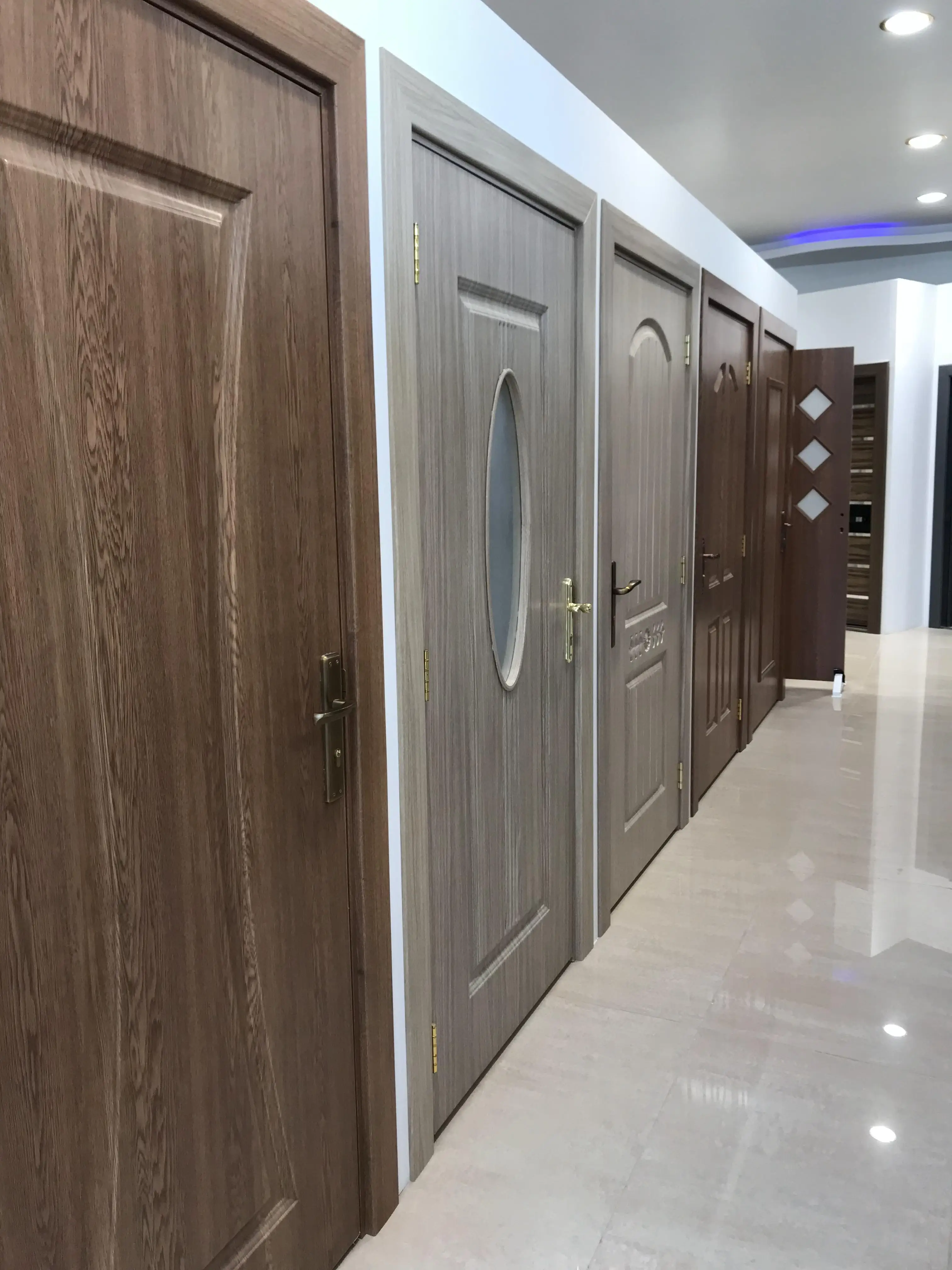 Hot Selling Black WPC Wood Plastic Composite Honeycomb Infilling Swing interior Bathroom Door with Keyhole