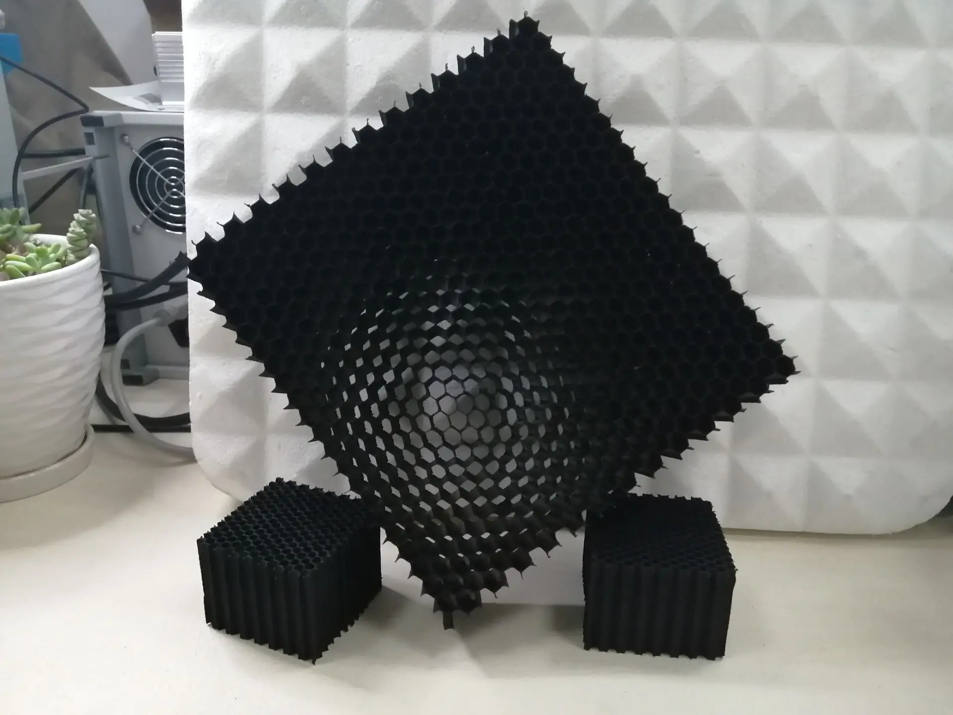 
Good rigidity honeycomb absorbers for electromagnetic noise suppression for radar and telecom system 