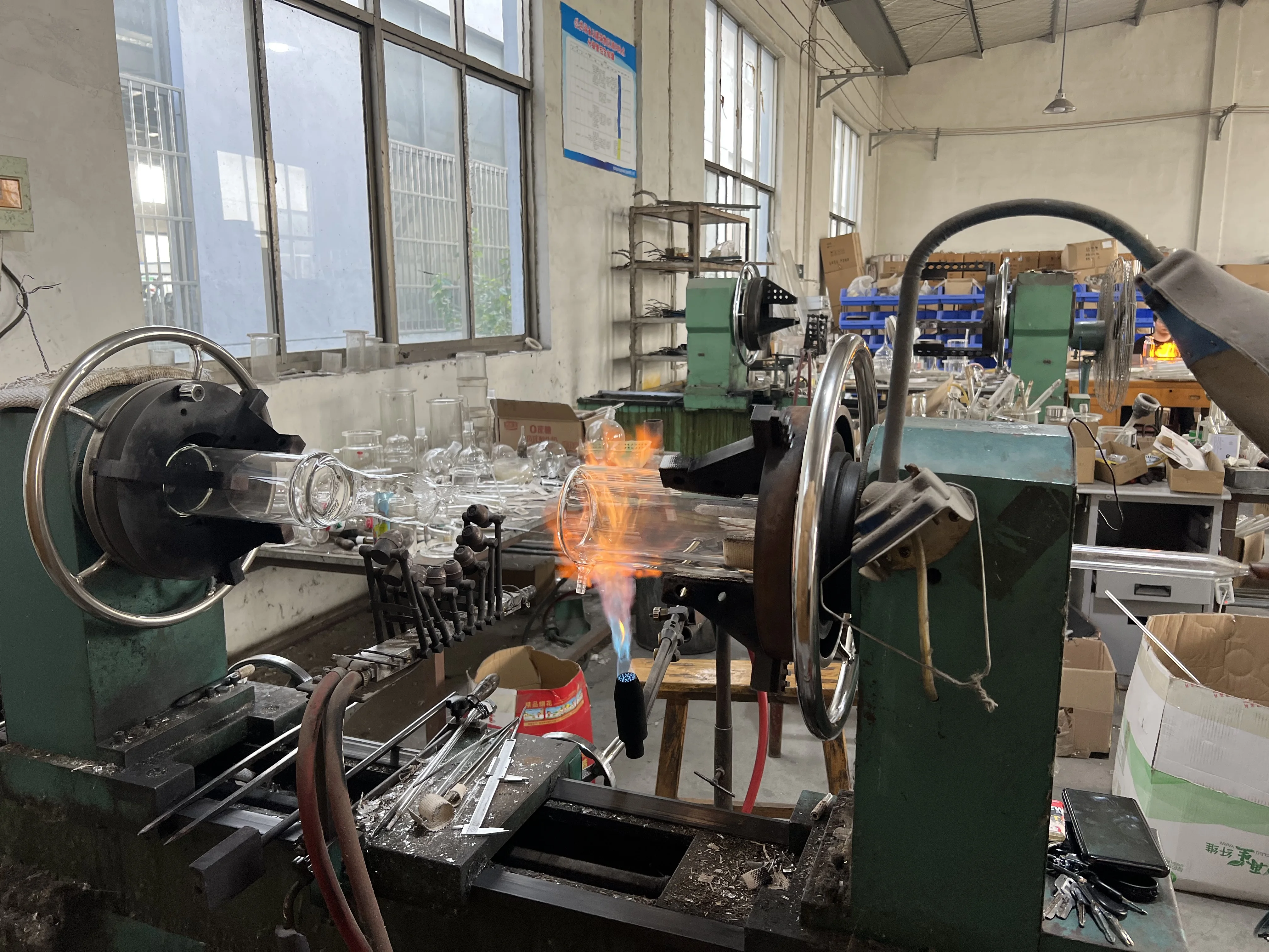 laboratory use Thickened transparent 2000ml Pyrex Glass Measuring Cylinder