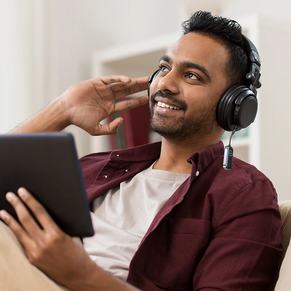 HG CSR5.2 Wireless Bluetooth AUX Adapter Bluetooth Receiver and transmitter HandsFree Call with Dual Device Modes Connection