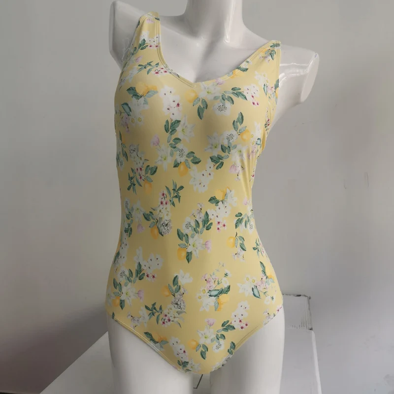 Женский купальник 1 шт. со съемным нагрудным узором, купальный костюм с треугольным бикини для девочек