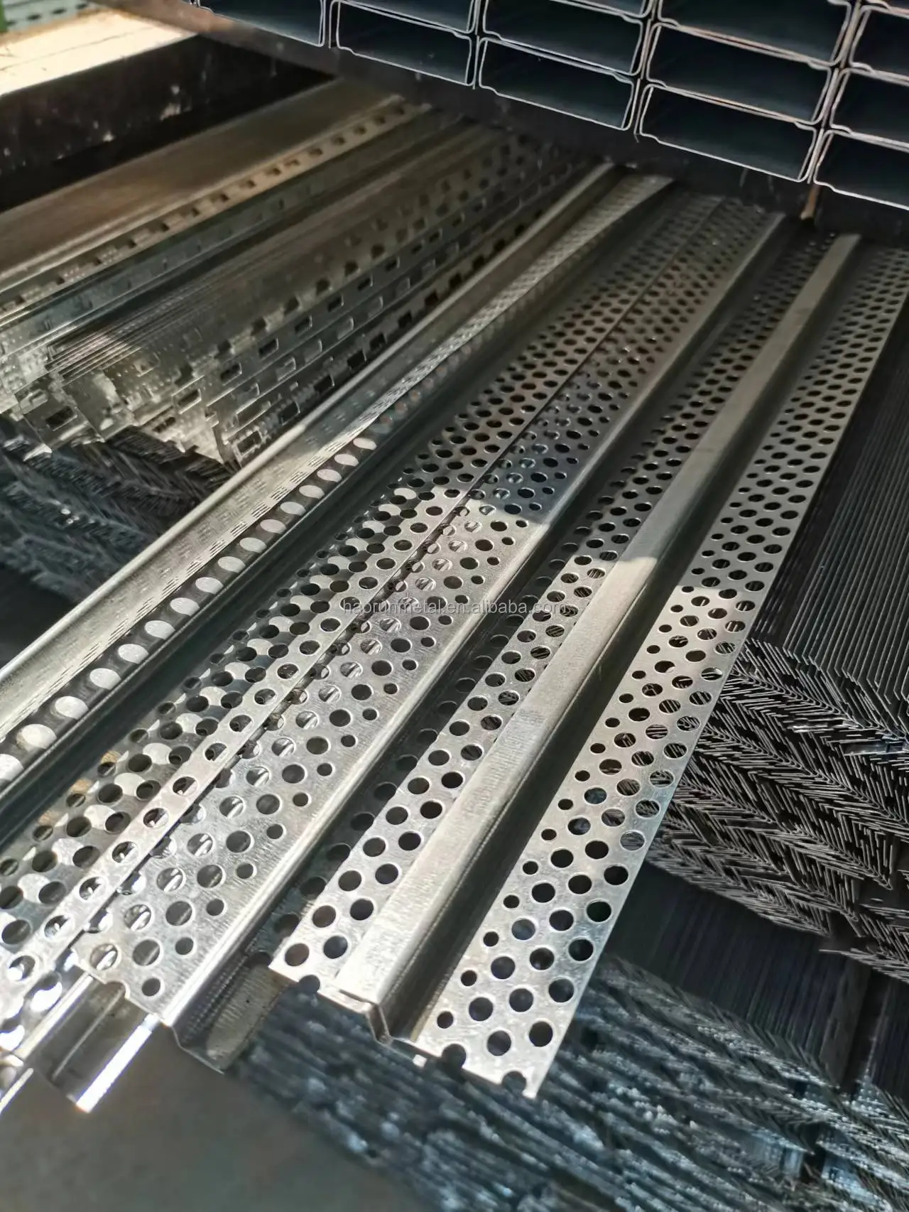 steel frame profile corner angle galvanized  perforated iron corner drywall corner bead