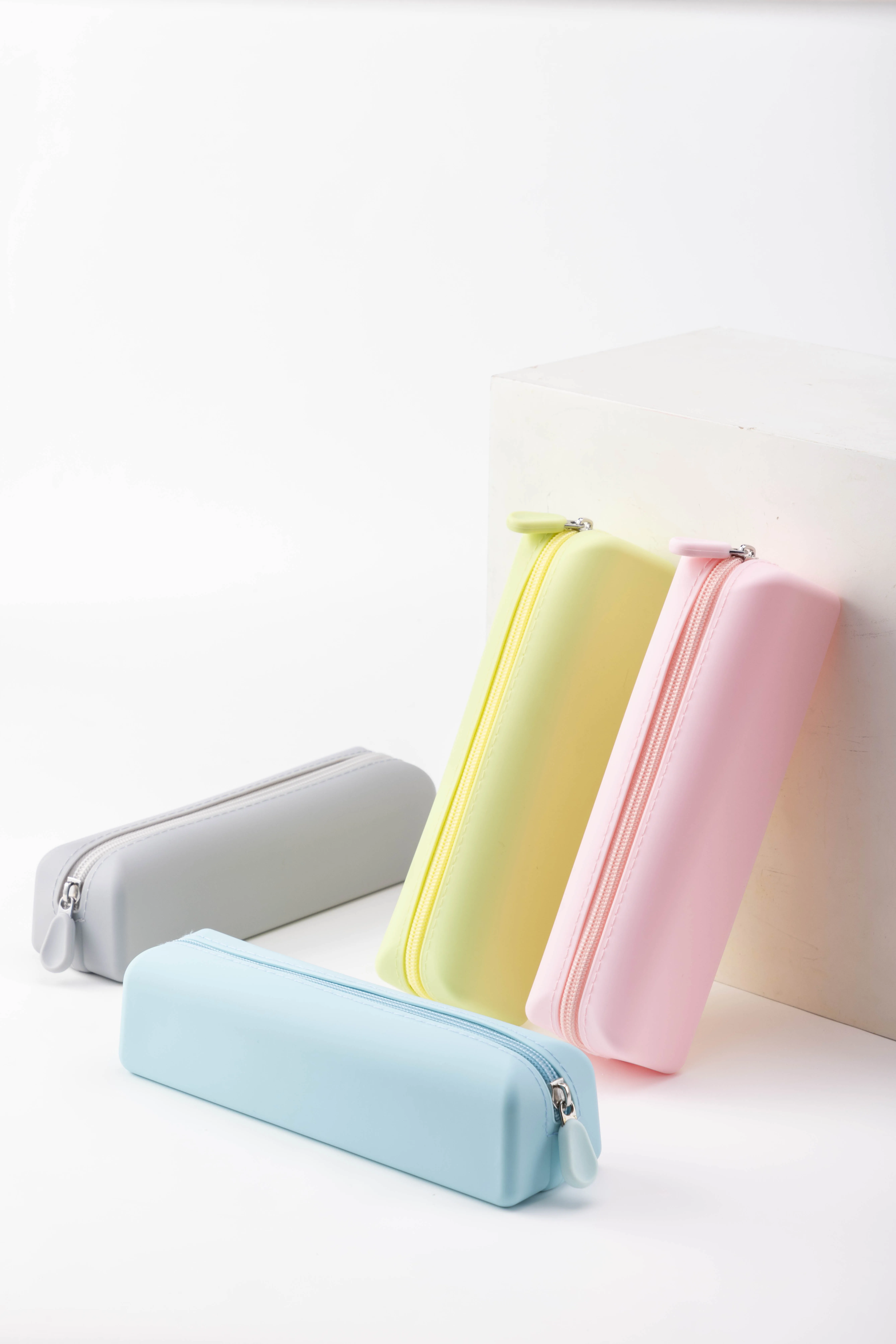 wholesale waterproof silicone pencil bag simple pencil case pouch  student large capacity  pencil case stationery storage bag