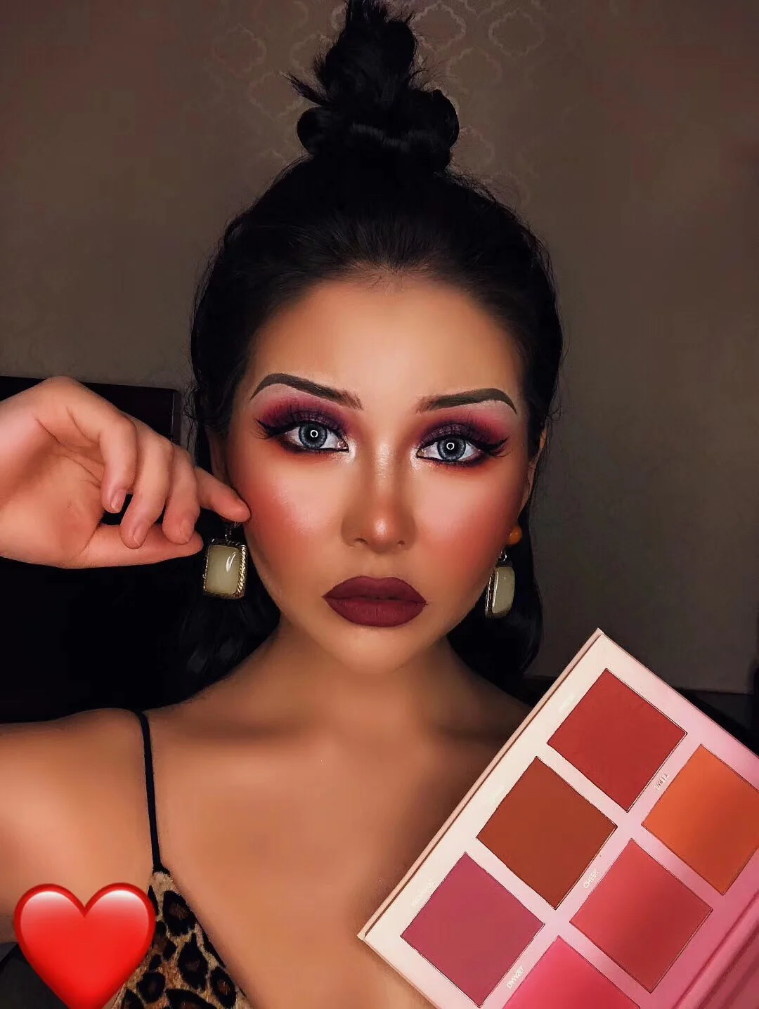 Wholesale private label face highlight makeup 6 color contour blusher palette