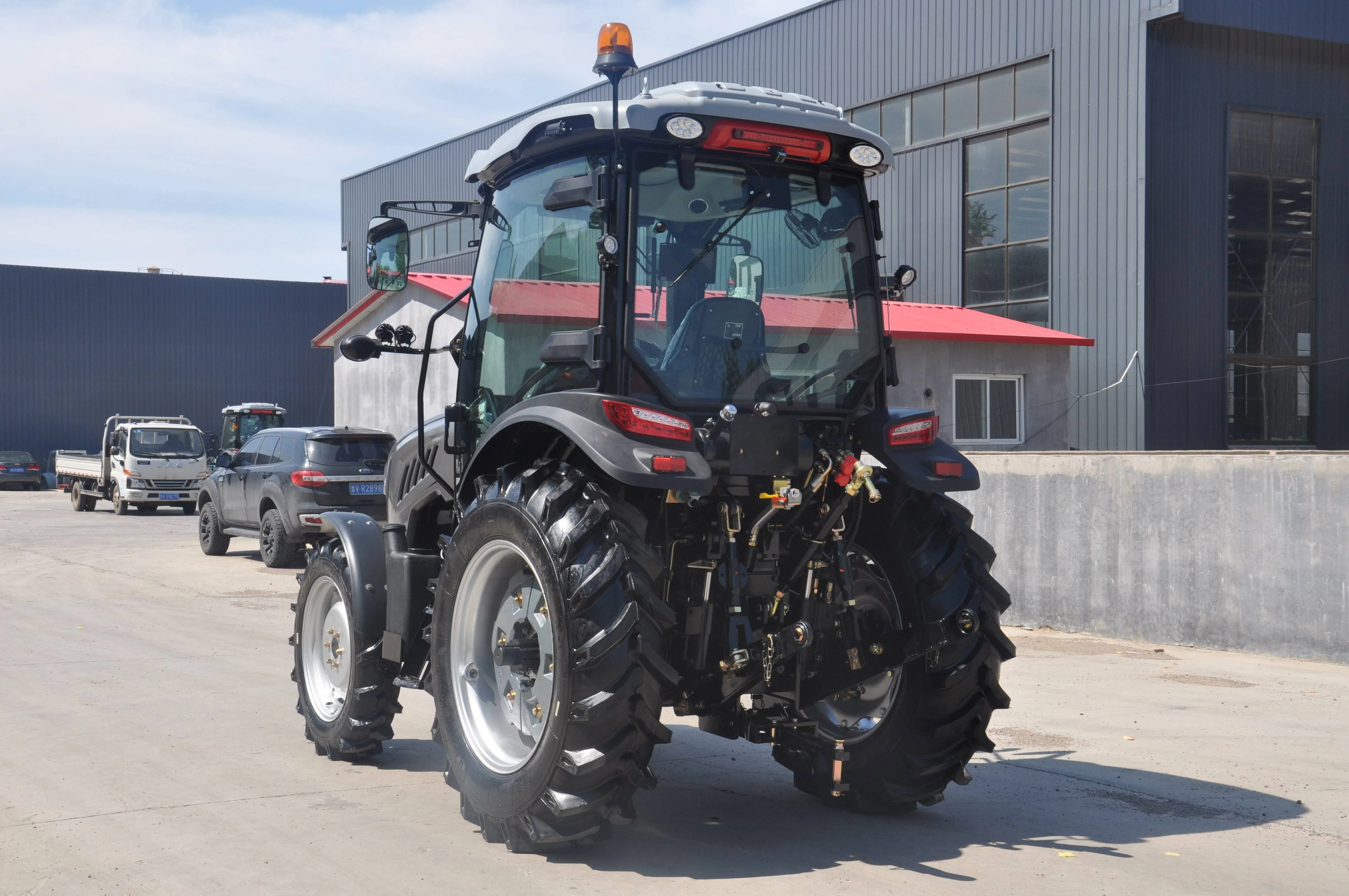 Nice Price 25HP 4wd 4-wheel tractorfarm tractors made in China for sale