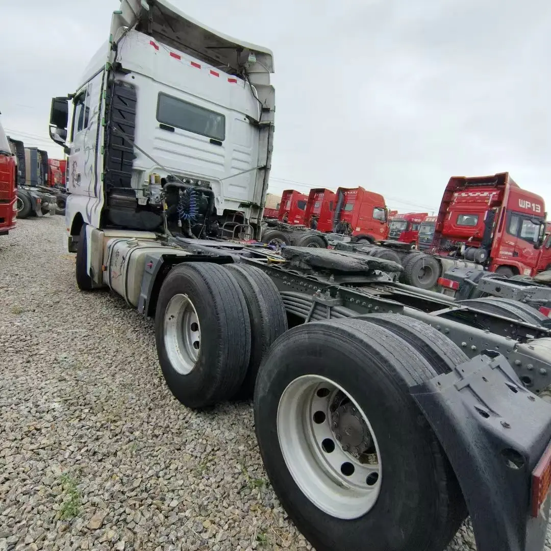 Sinotruck Подержанный трактор Sitrak C7H головка прицепа 10 шин 540 HP LHD грузовик по хорошей цене