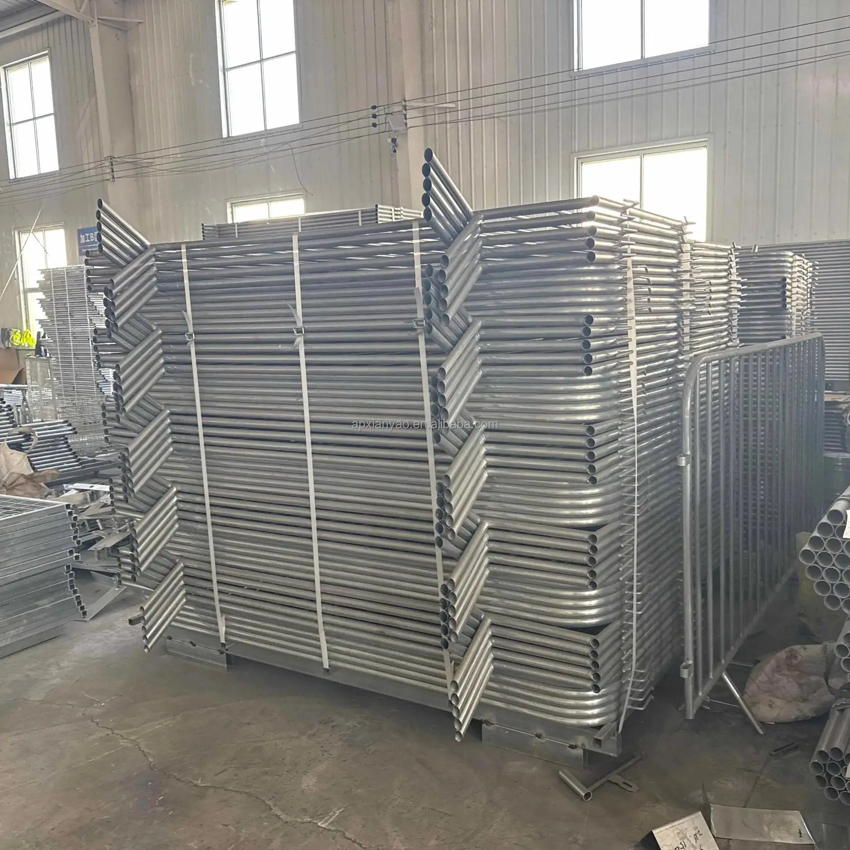 Wholesales Galvanized Steel Road Barrier Temporary Barricades Bike Racks  Crowd Control Barriers for Public Event