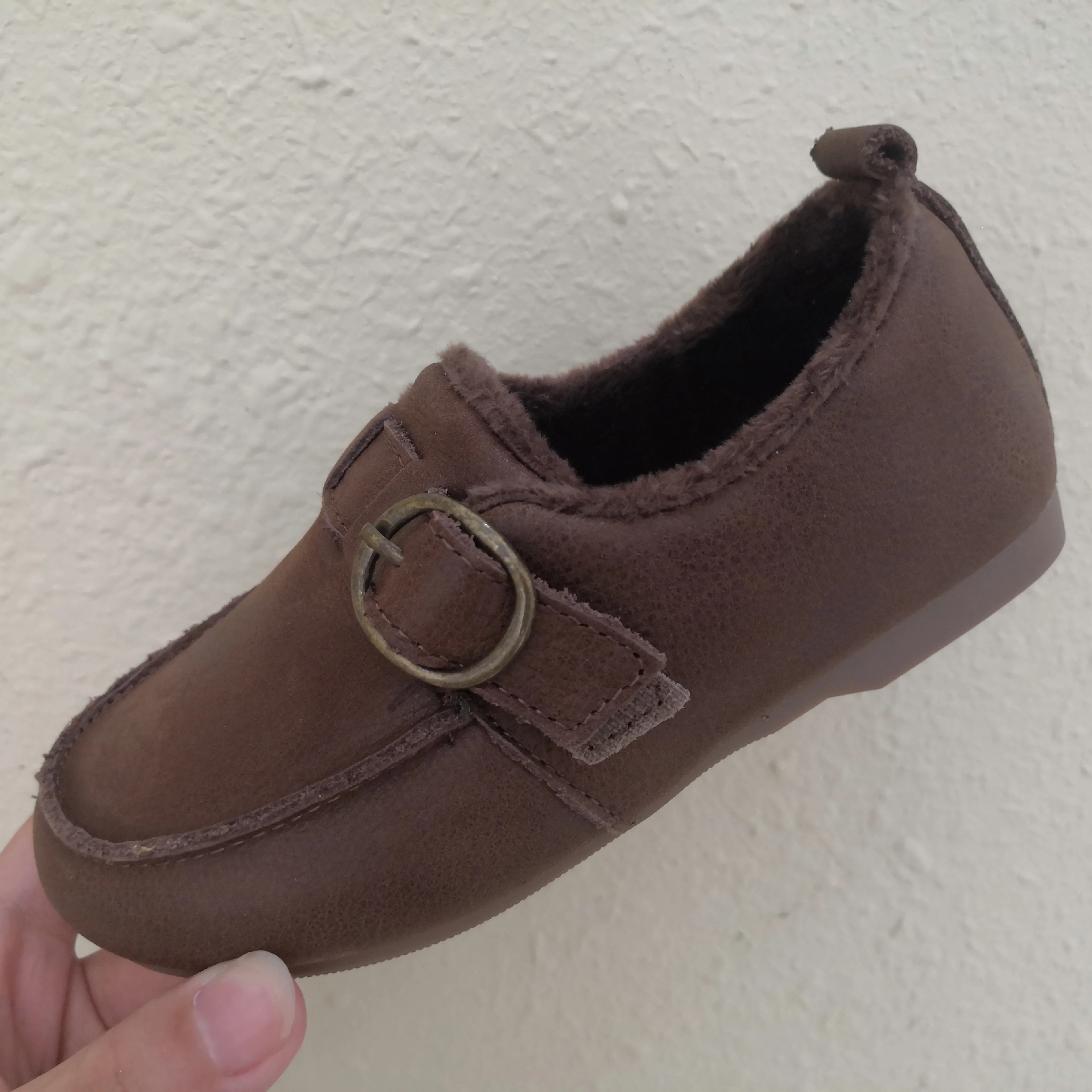 Зимние индивидуальные модные черные кожаные детские модельные туфли с розовым бантом для девочек