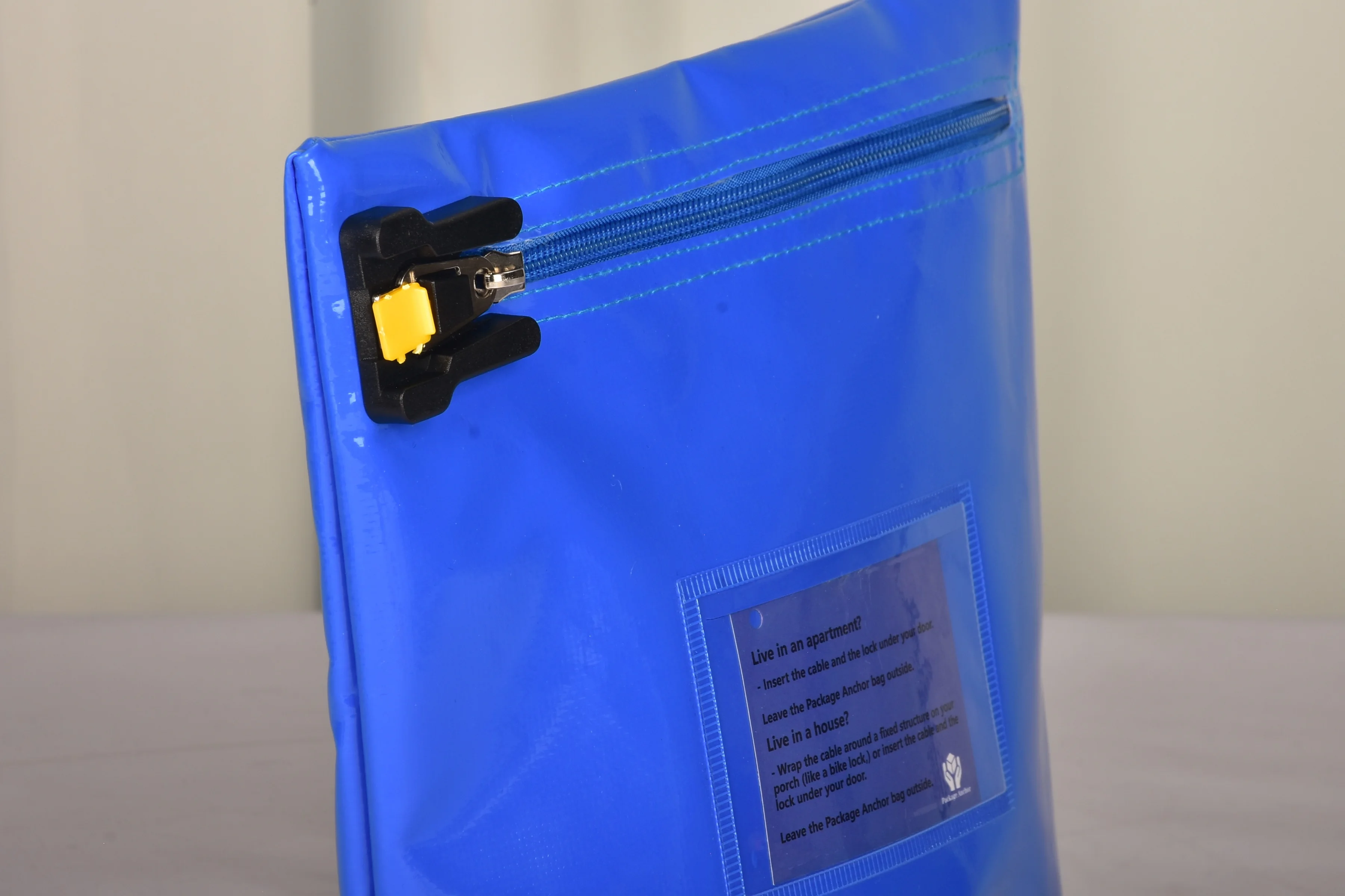 2024 Custom Logo Security Bank Bags with Zipper and Lock Waterproof Pouch Lockable Cash Bag for Bank Deposits