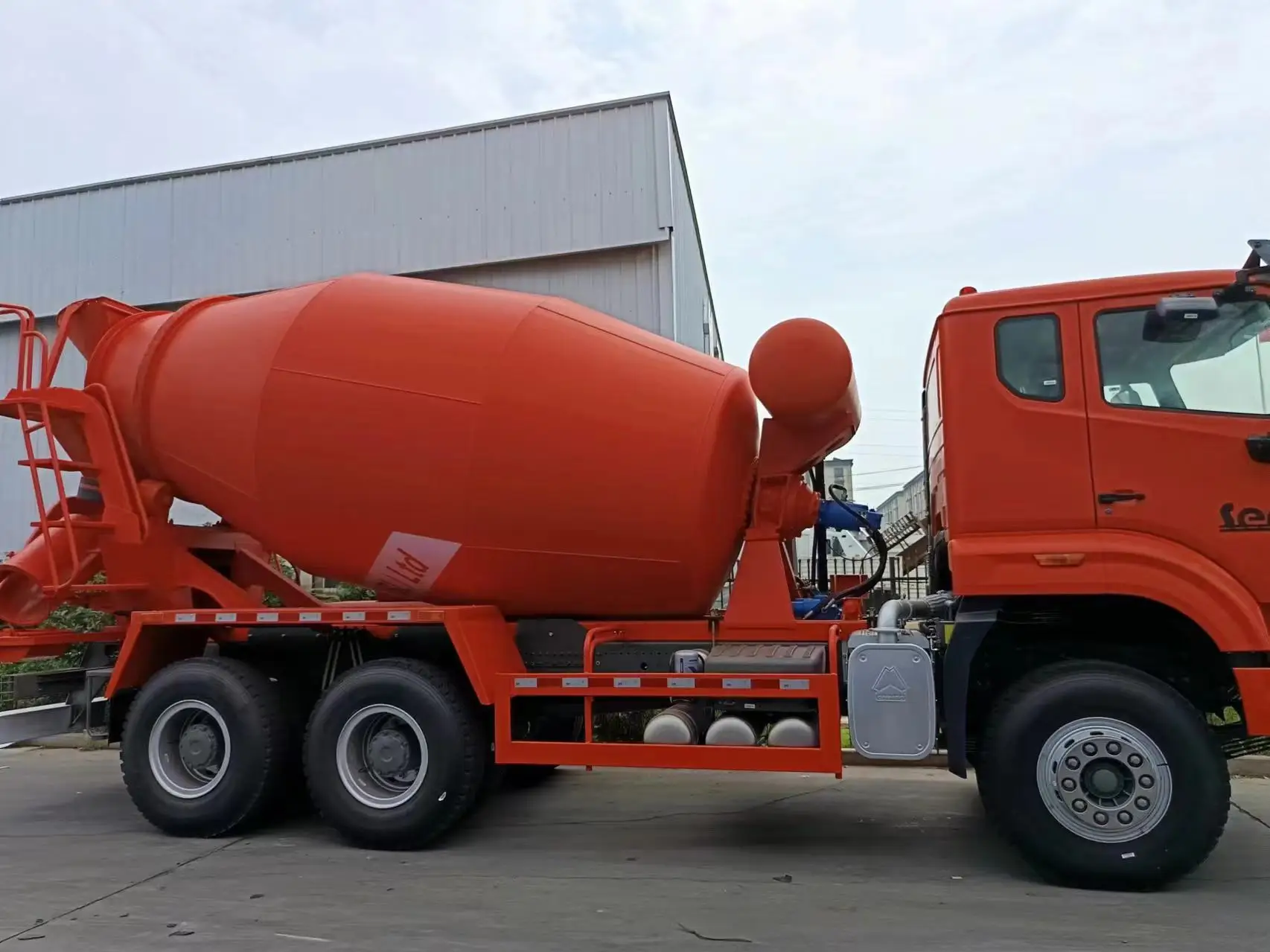 Хорошее качество новый Грузовик Sinotruk Howo низкая цена бетономешалка 380/400HP для продажи