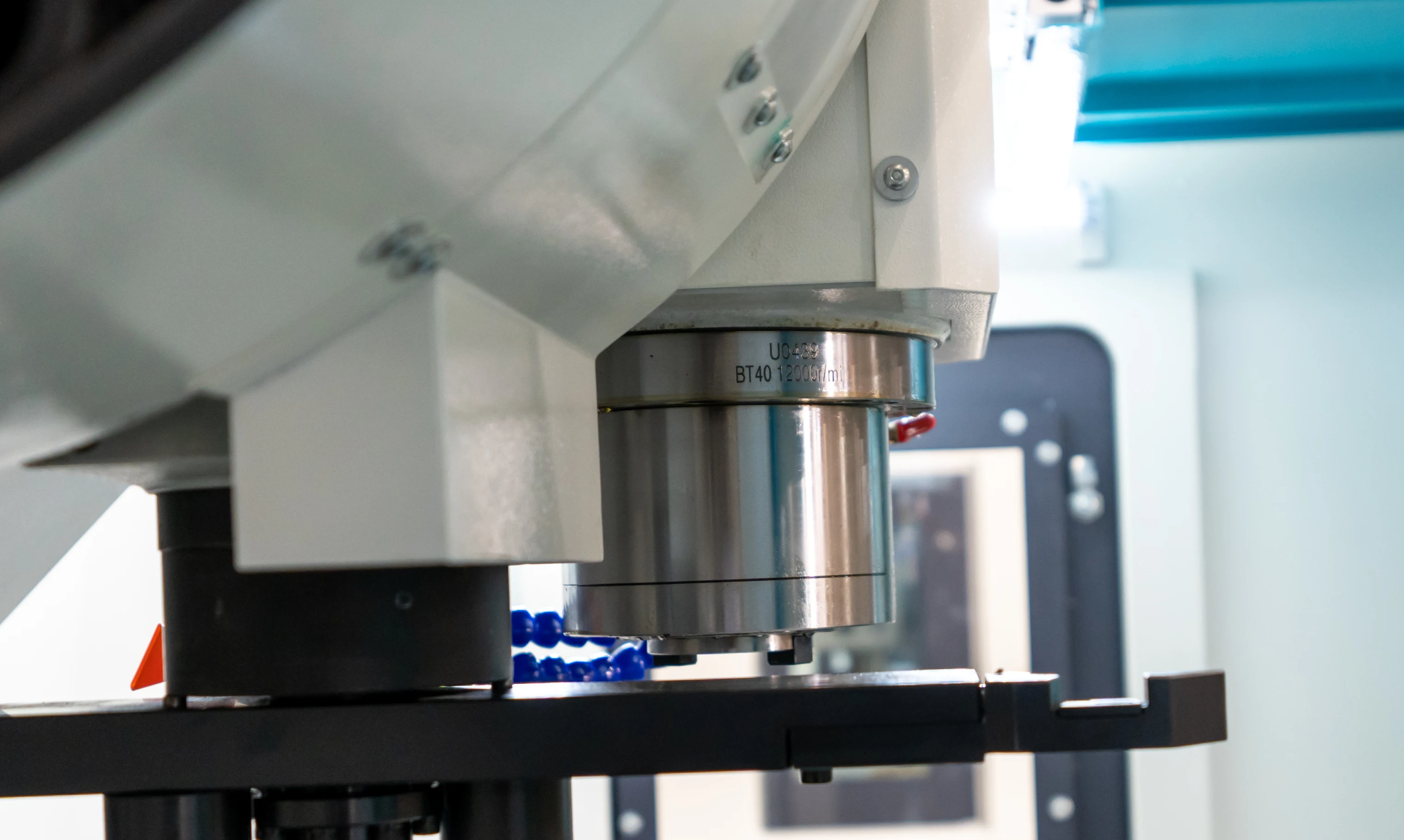 VDLS 1300 3  Axis CNC VMC/ CNC Vertical Machining Center