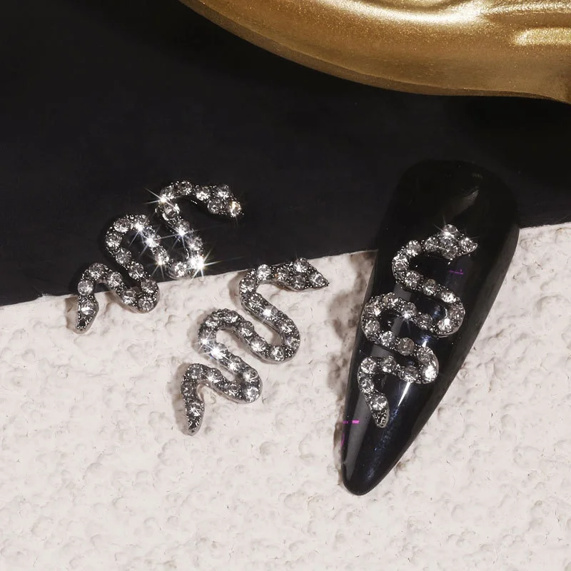 Factory direct sales nail supplies alloy snake vintage metal diamond snake jewelry rhinestone nail decoration